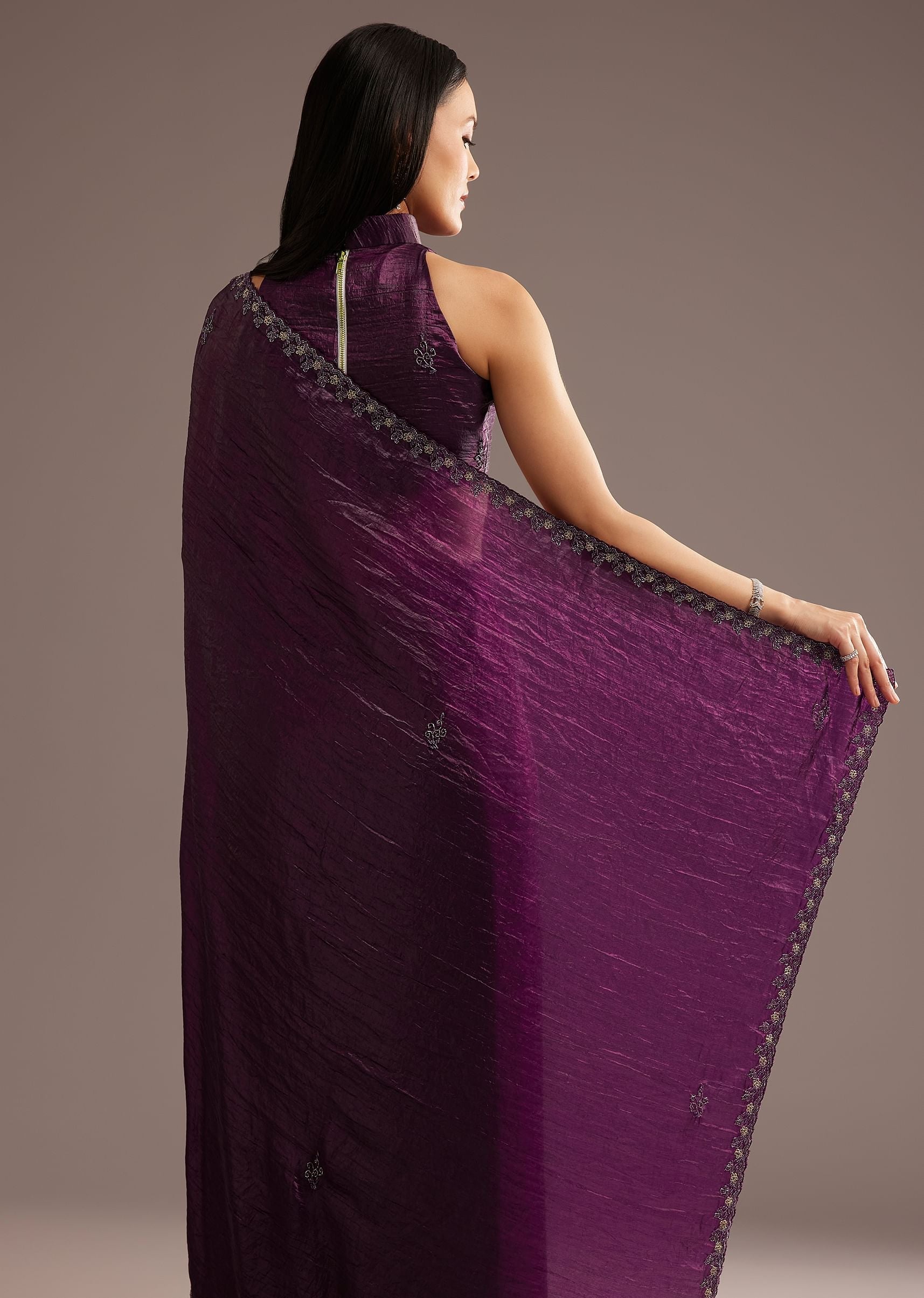 crushed-tissue-silk-saree-with-cutdana-scallop-border-sg285439-4_7ed7dde0-7e58-4587-b04d-464728dd8f6d.jpg
