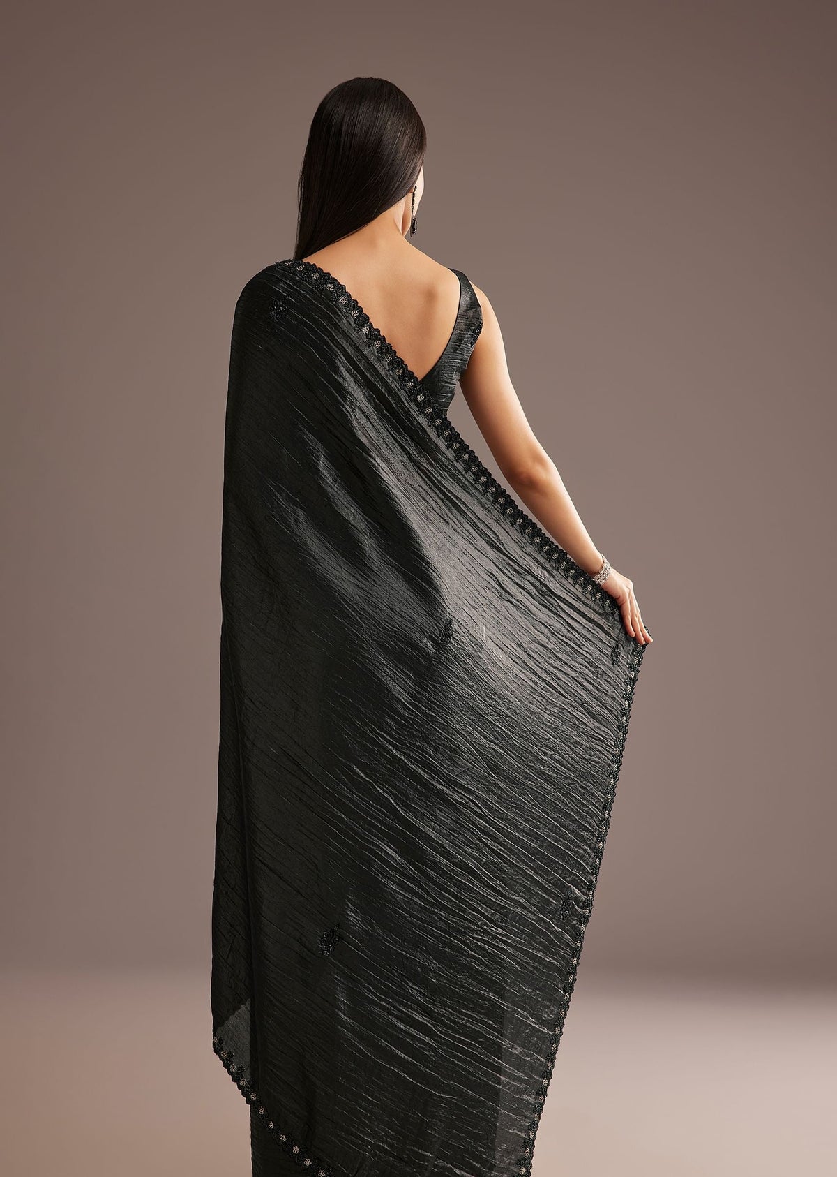 crushed-tissue-silk-saree-with-cutdana-scallop-border-sg285440-4_1.jpg