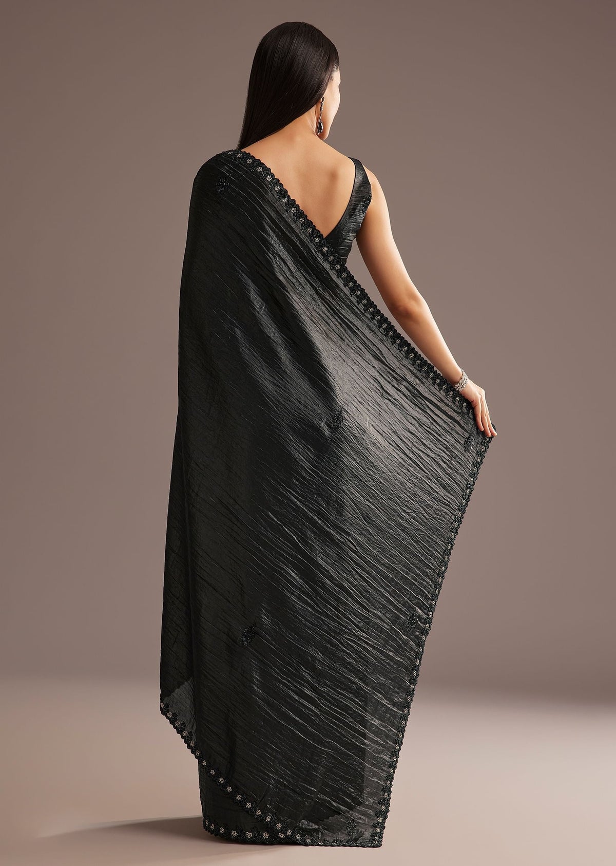 crushed-tissue-silk-saree-with-cutdana-scallop-border-sg285440-6_710f1944-53b0-43c1-b574-c006fa9c088b.jpg