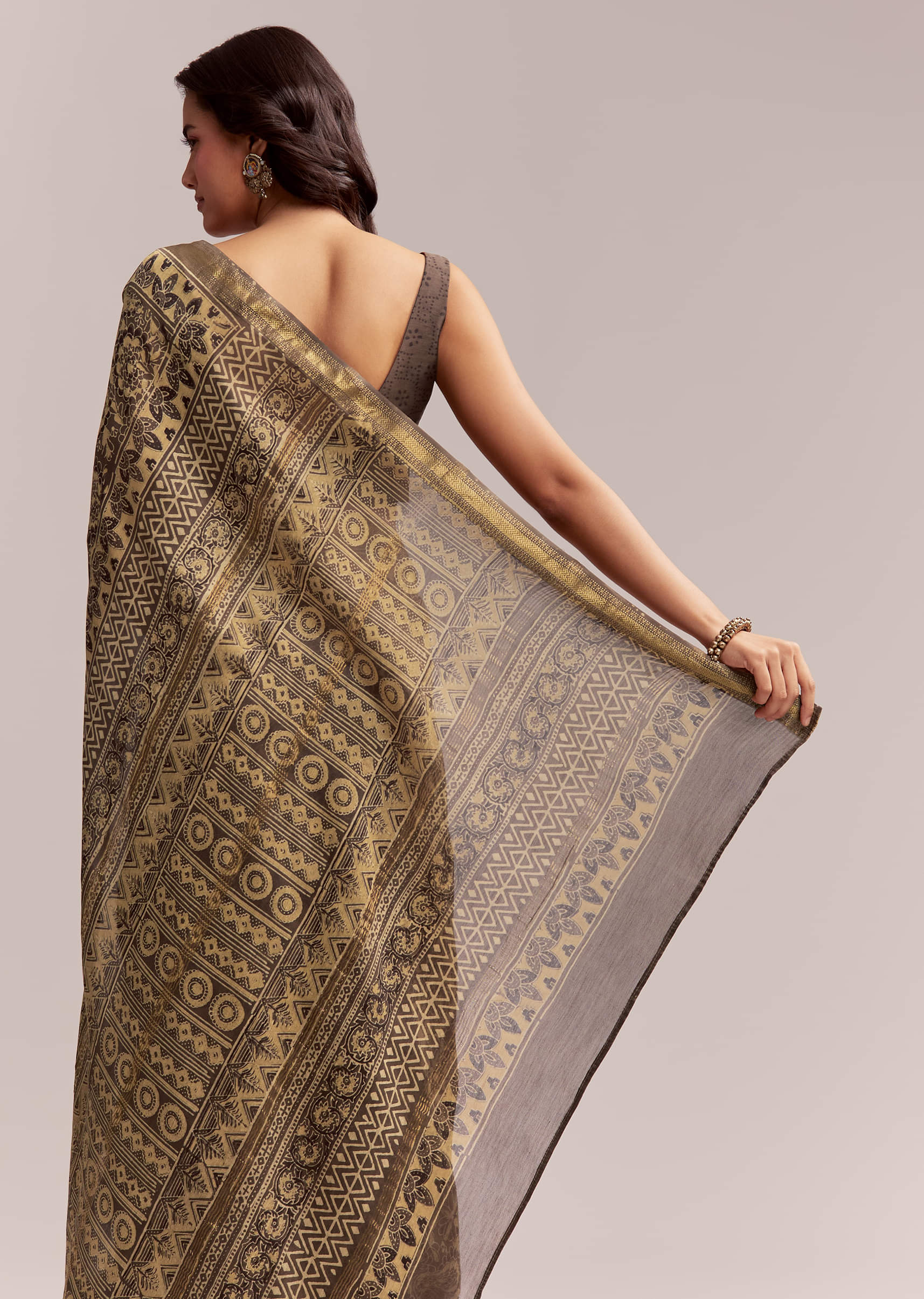 dark-beige-linen-printed-saree-with-authentic-floral-ajrakh-print-sg311995-6.jpg