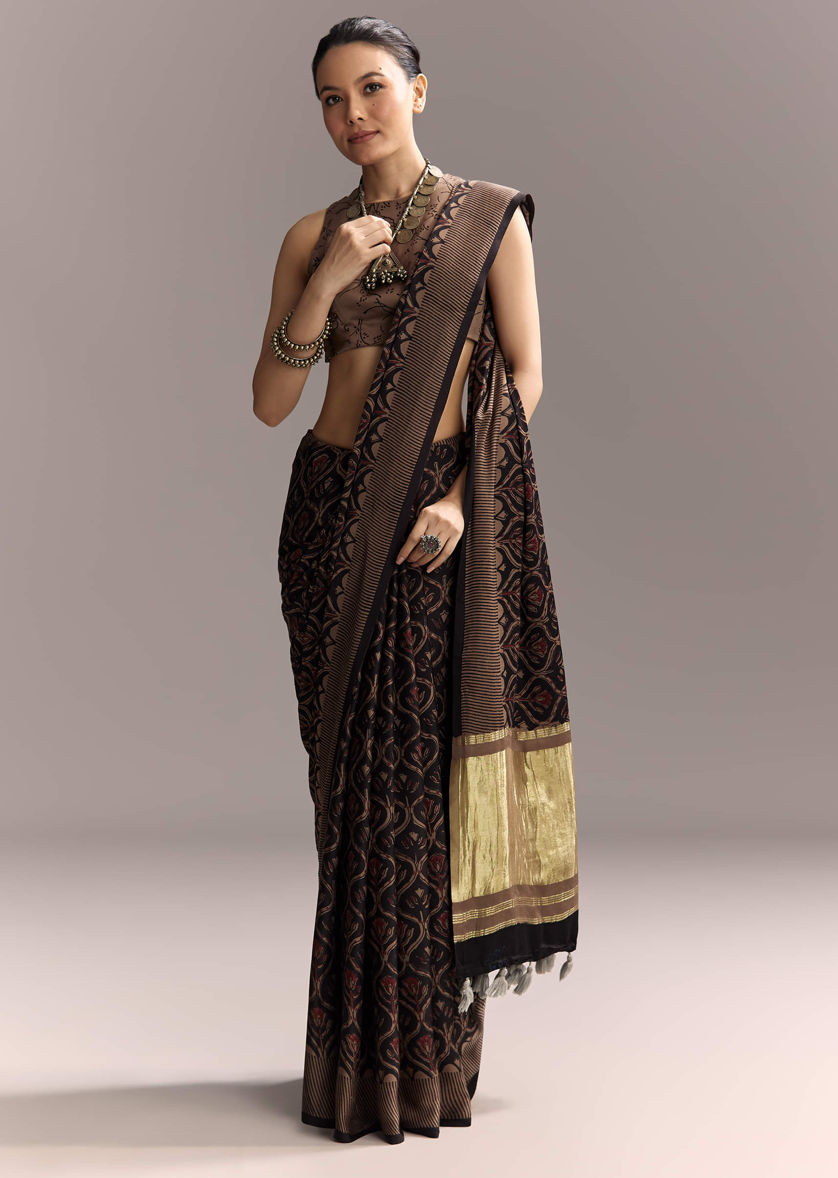 dark-blue-linen-saree-with-authentic-ajrakh-print-and-golden-pallu-sg312004-2.jpg