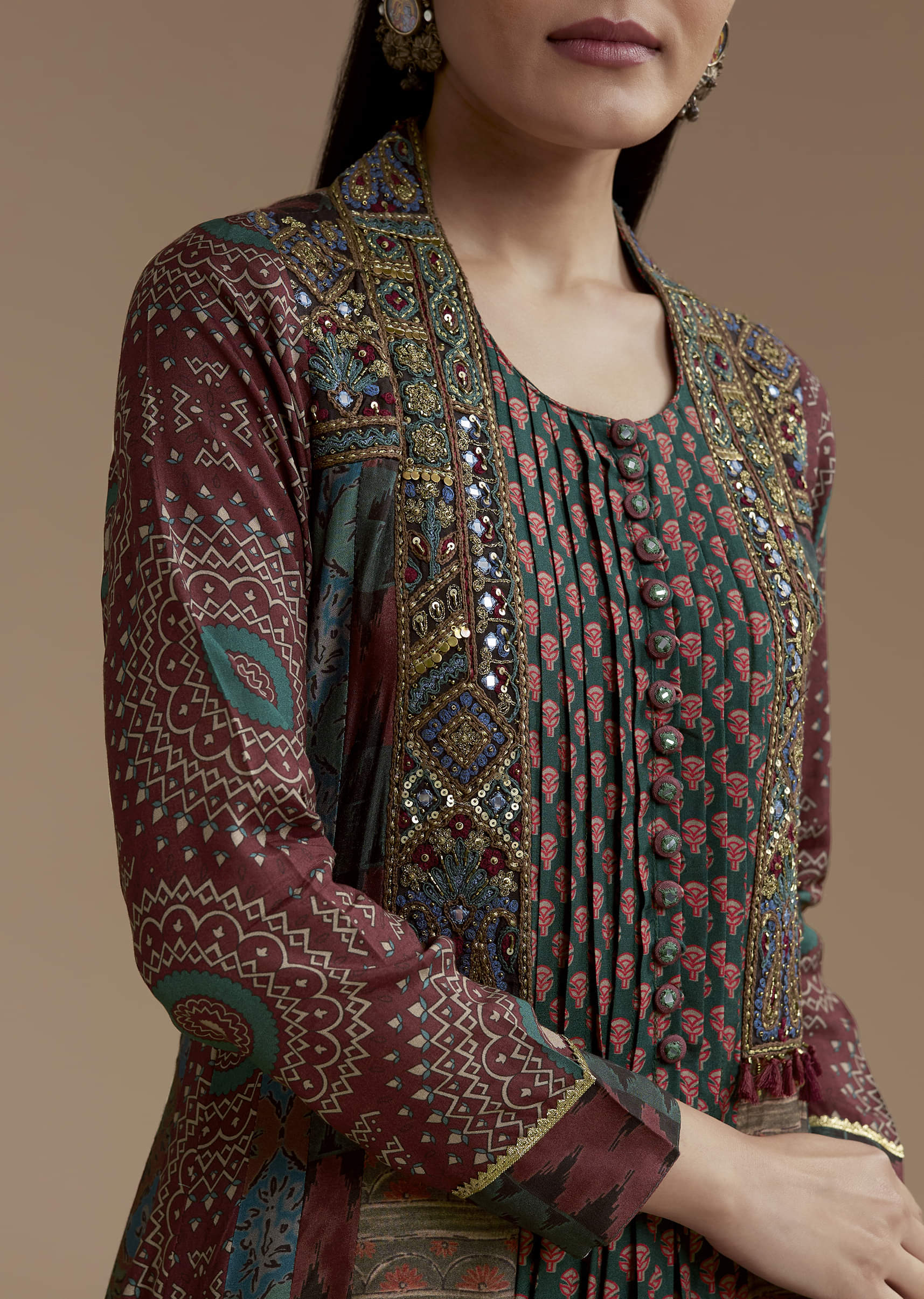 dark-green-indie-print-muslin-kurta-set-with-thread-work-sg344925-2_66043ee5-588c-490e-9f5b-939c8a72b173.jpg