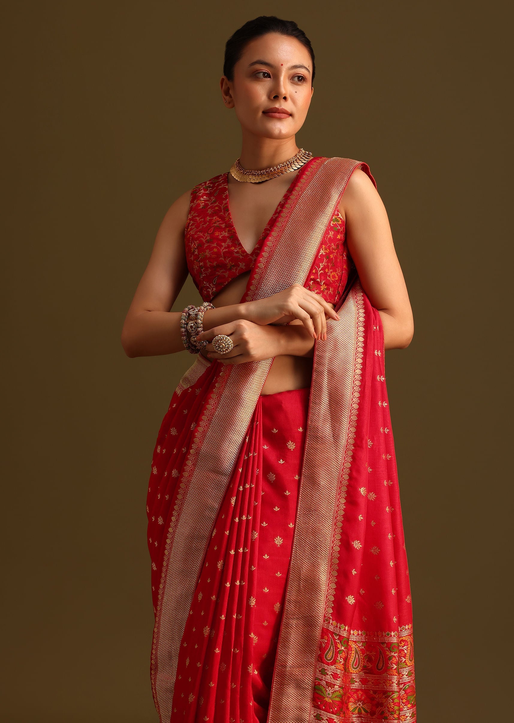 dola_silk_red_bandhani_saree_with_meenakari_border_pallu-sg255972_11_38522cea-e517-419a-a748-cb4c5162f13b.jpg