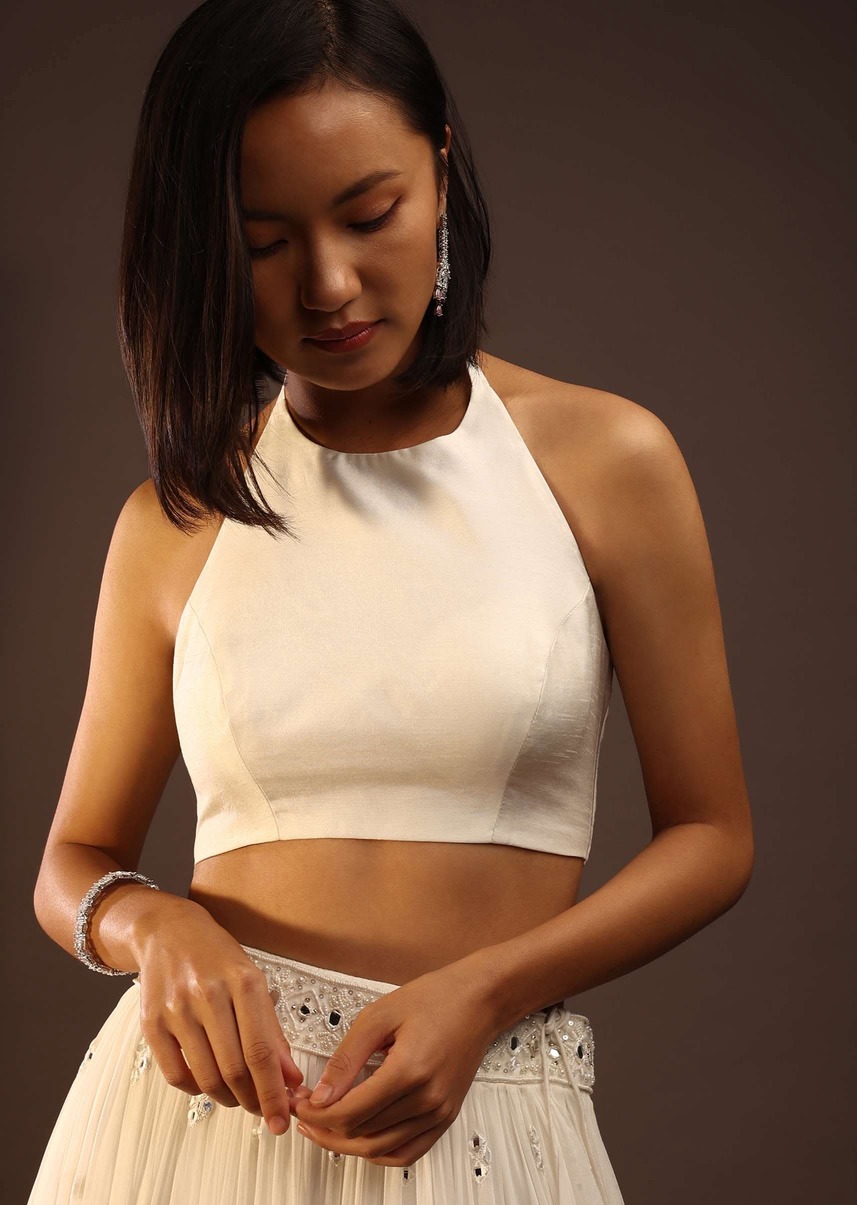 egret_white_halter_neck-m001blonm14y-sg95290_4_0f63ad68-119c-4146-9ae4-24cc4ff227c3.jpg