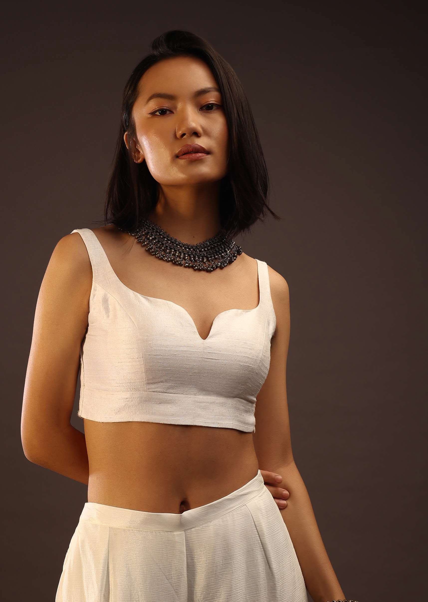 egret_white_sleeveless-m001blg04y-sg91503_5_4665214c-c4f0-444b-ab26-1297e13767e9.jpg