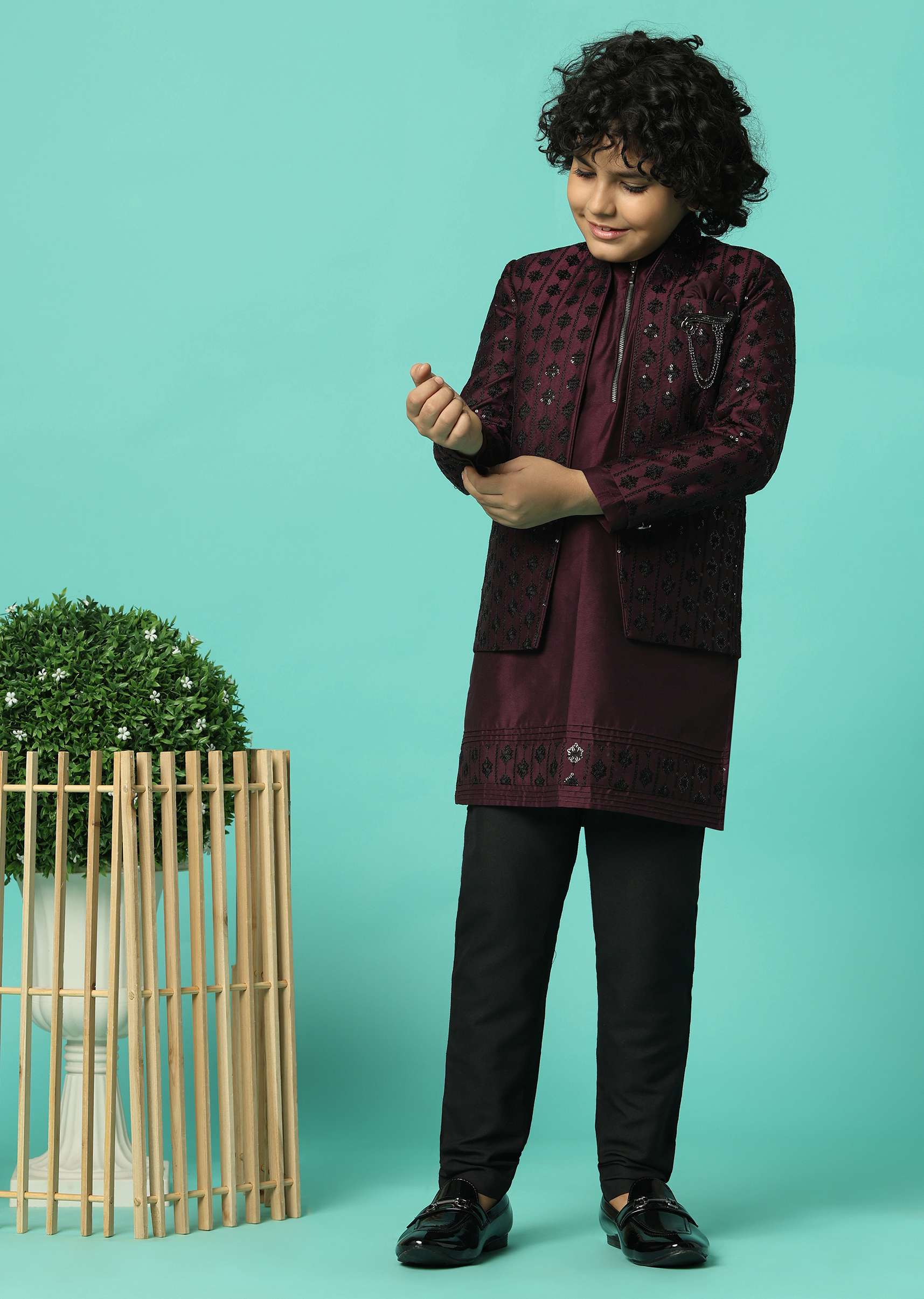 elegant_embroidered_festive_sherwani_for_boys-sg201994_5_bd144b98-a754-4f5a-a961-b0893ebf6d17.jpg
