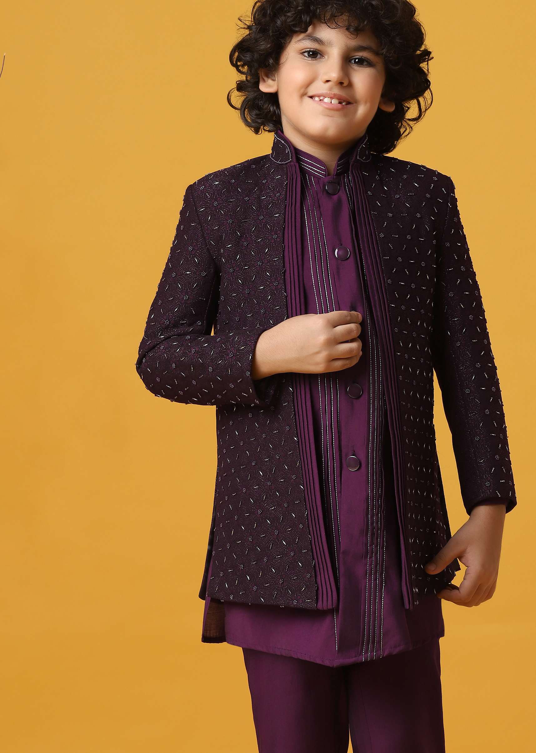 elegant_embroidered_sherwani_set-sg201972_10_f189e947-dddb-4bf7-ab08-467207782659.jpg