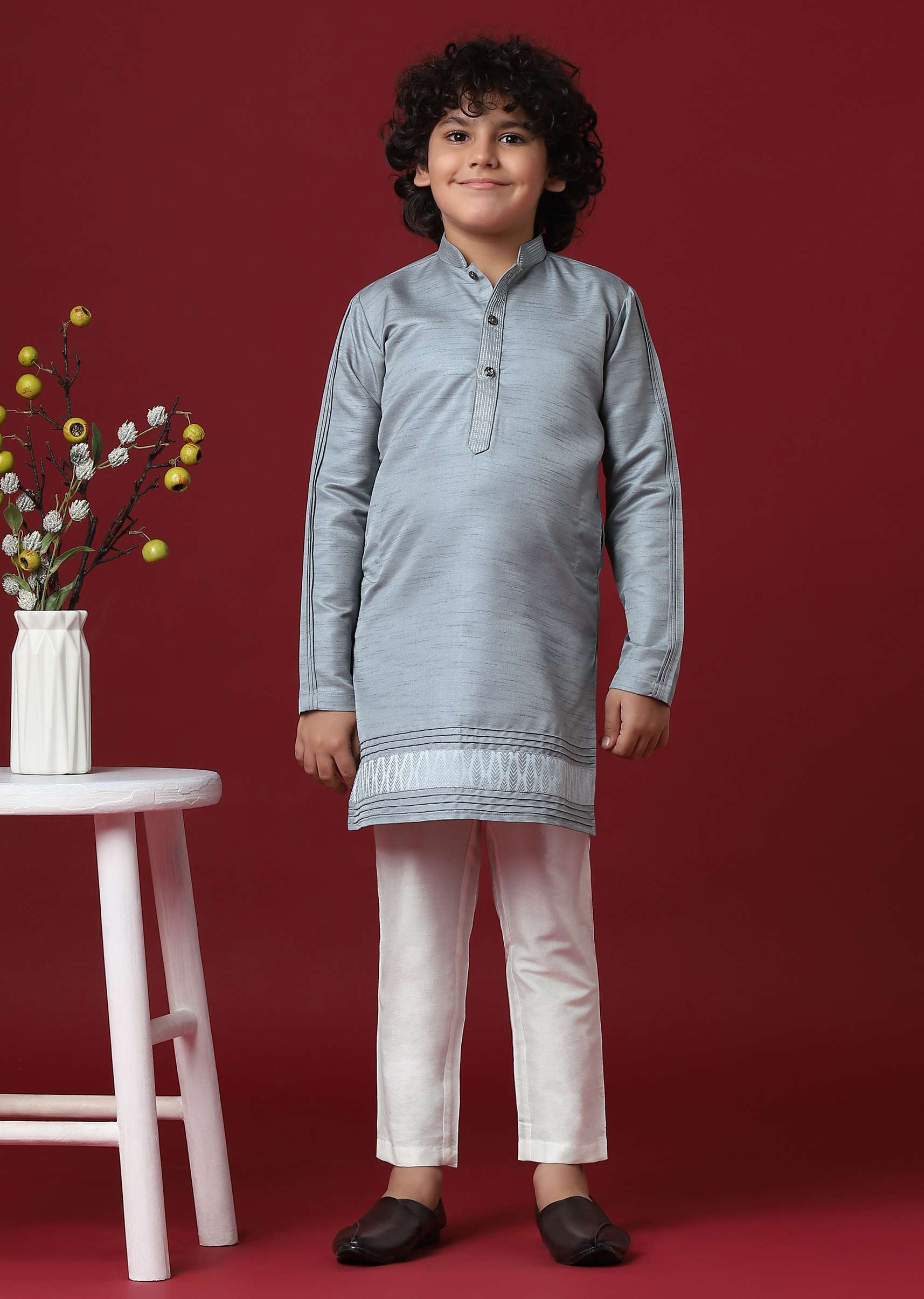 elegant_grey_silk_sherwani-sg202005_6_6633efea-b2bf-4fcb-89d2-e9be3fe97298.jpg