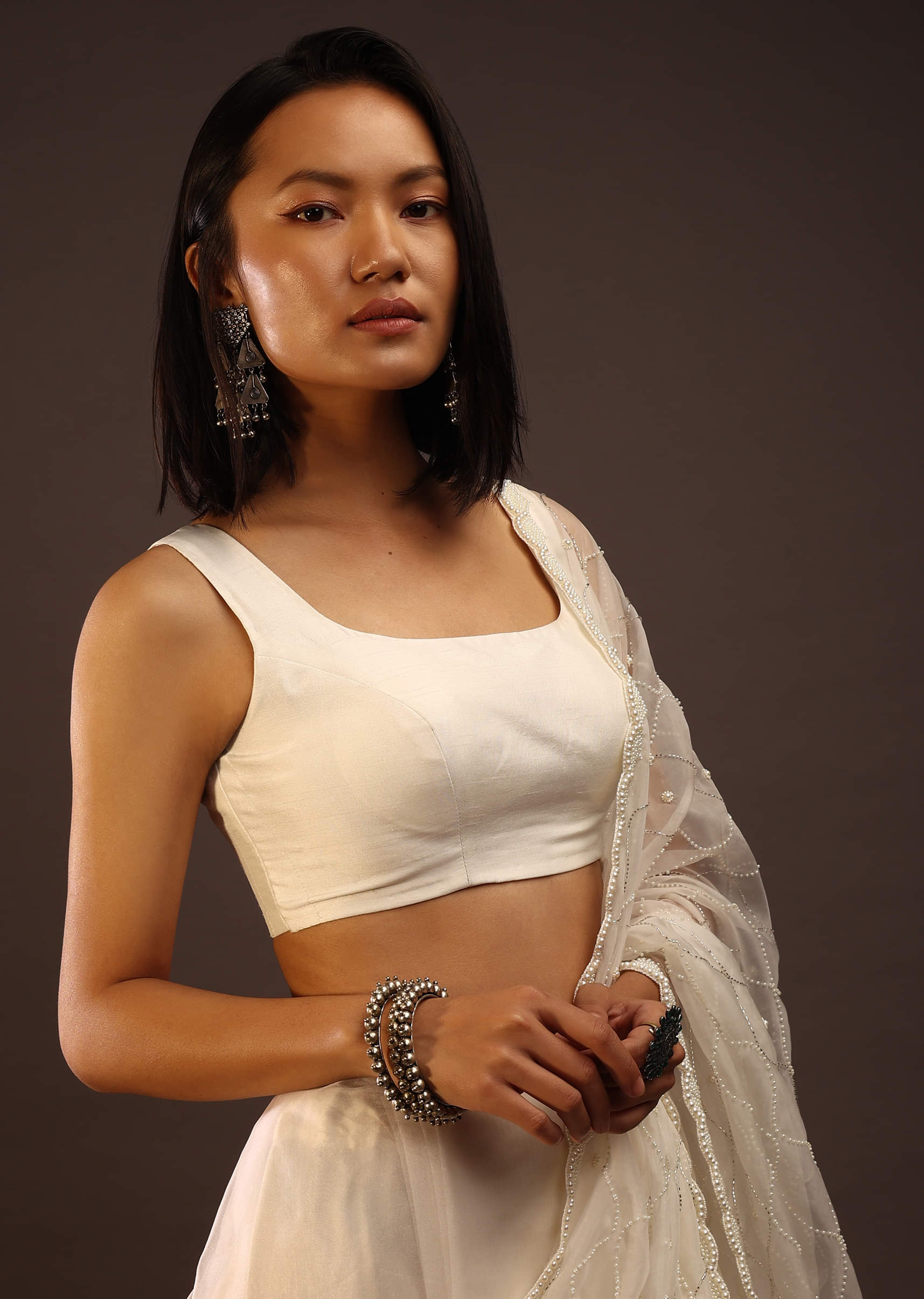 erget_white_sleeveless-m001blonra01y-sg95276_2_fba4945d-b922-4bdb-a89b-8e6dd510ea86.jpg