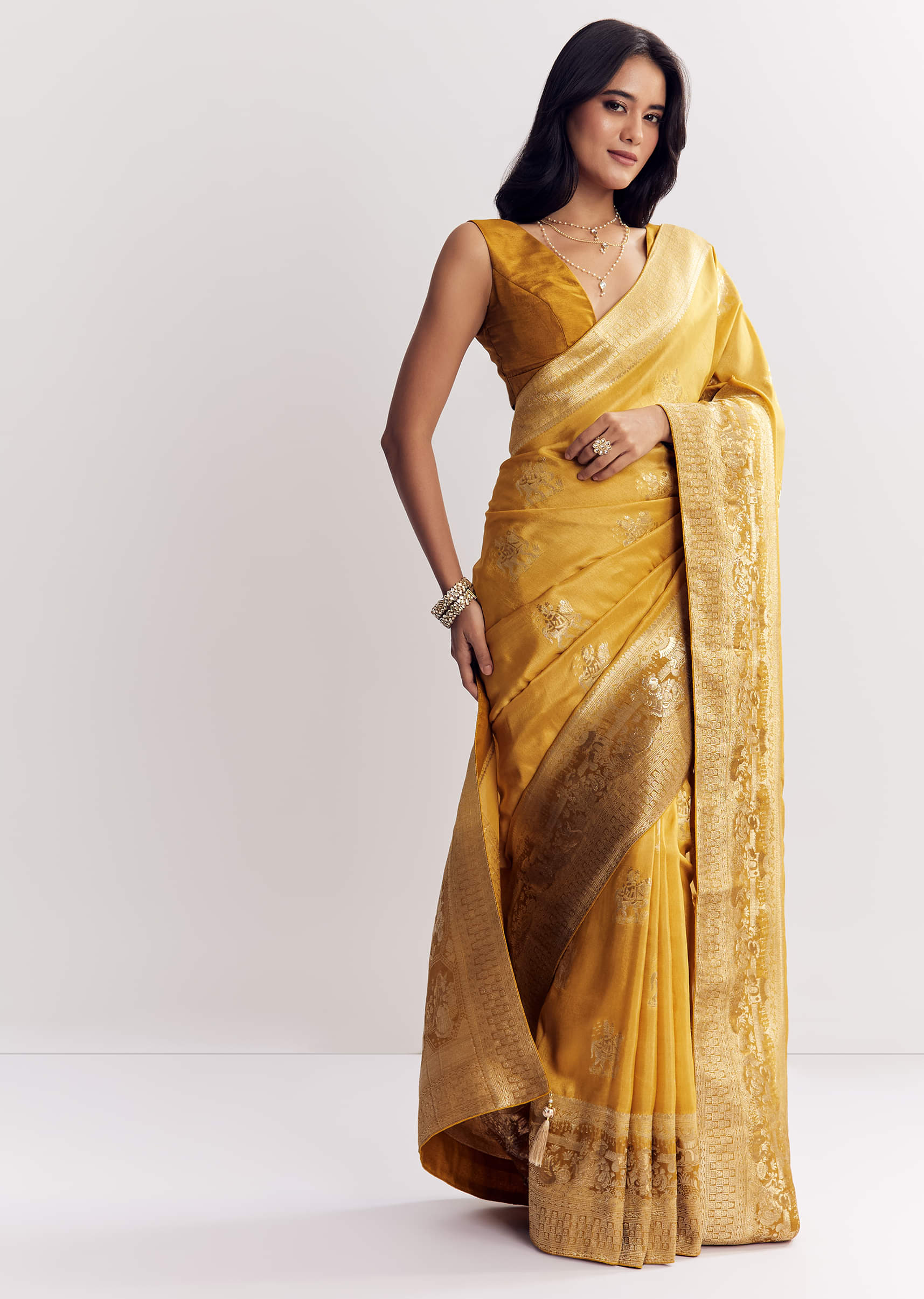 georgette-saree-with-all-over-butti-woven-design-sg311855-5_d035ce5f-468d-4ff7-a853-df8fab1161e1.jpg