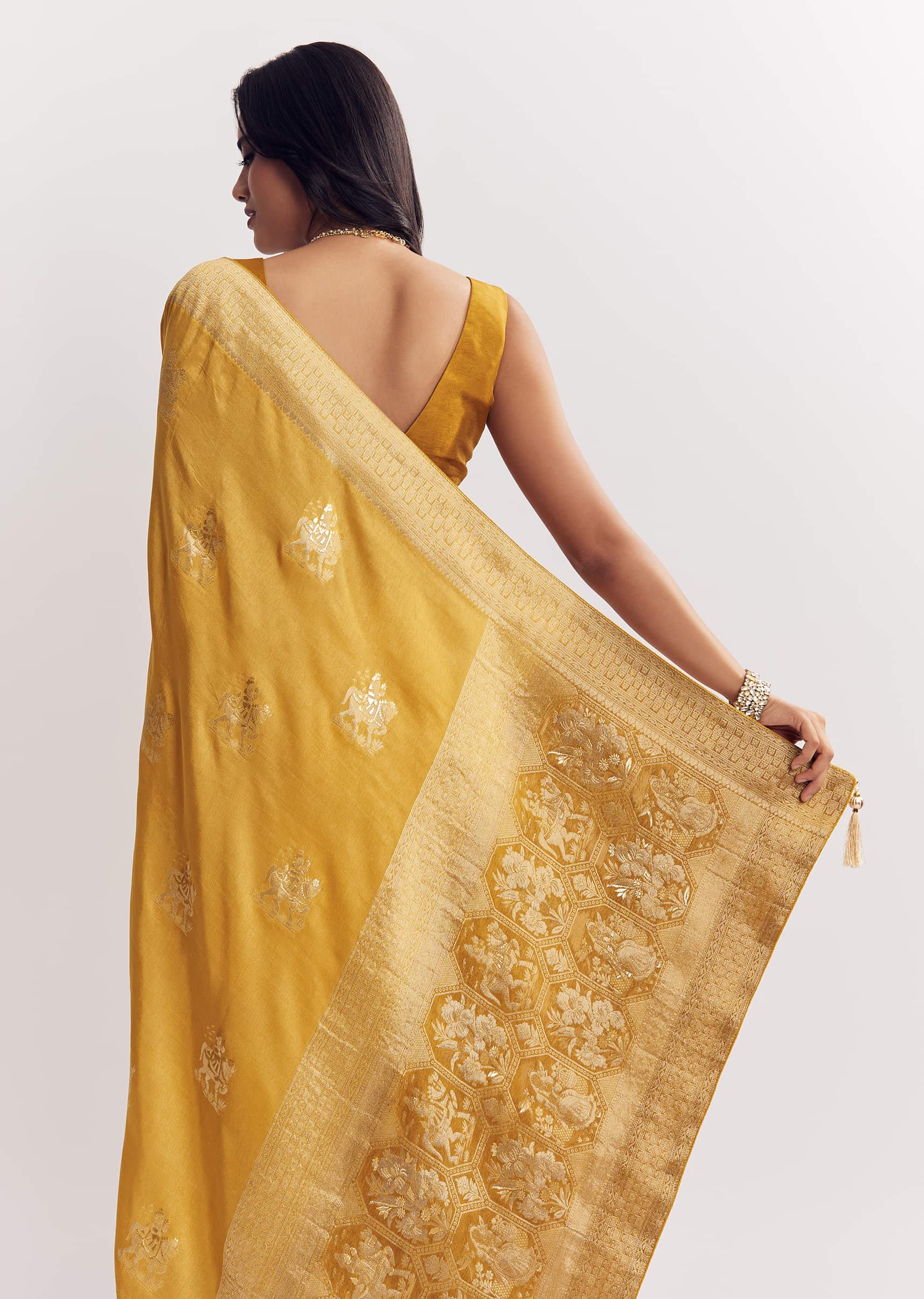 georgette-saree-with-all-over-butti-woven-design-sg311855-6_00cfc82c-6a50-41c2-9b54-da3b0cb94ada.jpg