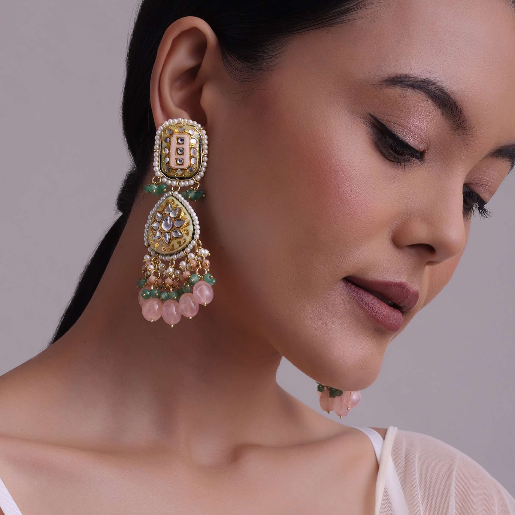 gold-finish_kundan-sg153364_3_4252f85b-7d4b-45c3-b693-9c710d685f22.jpg