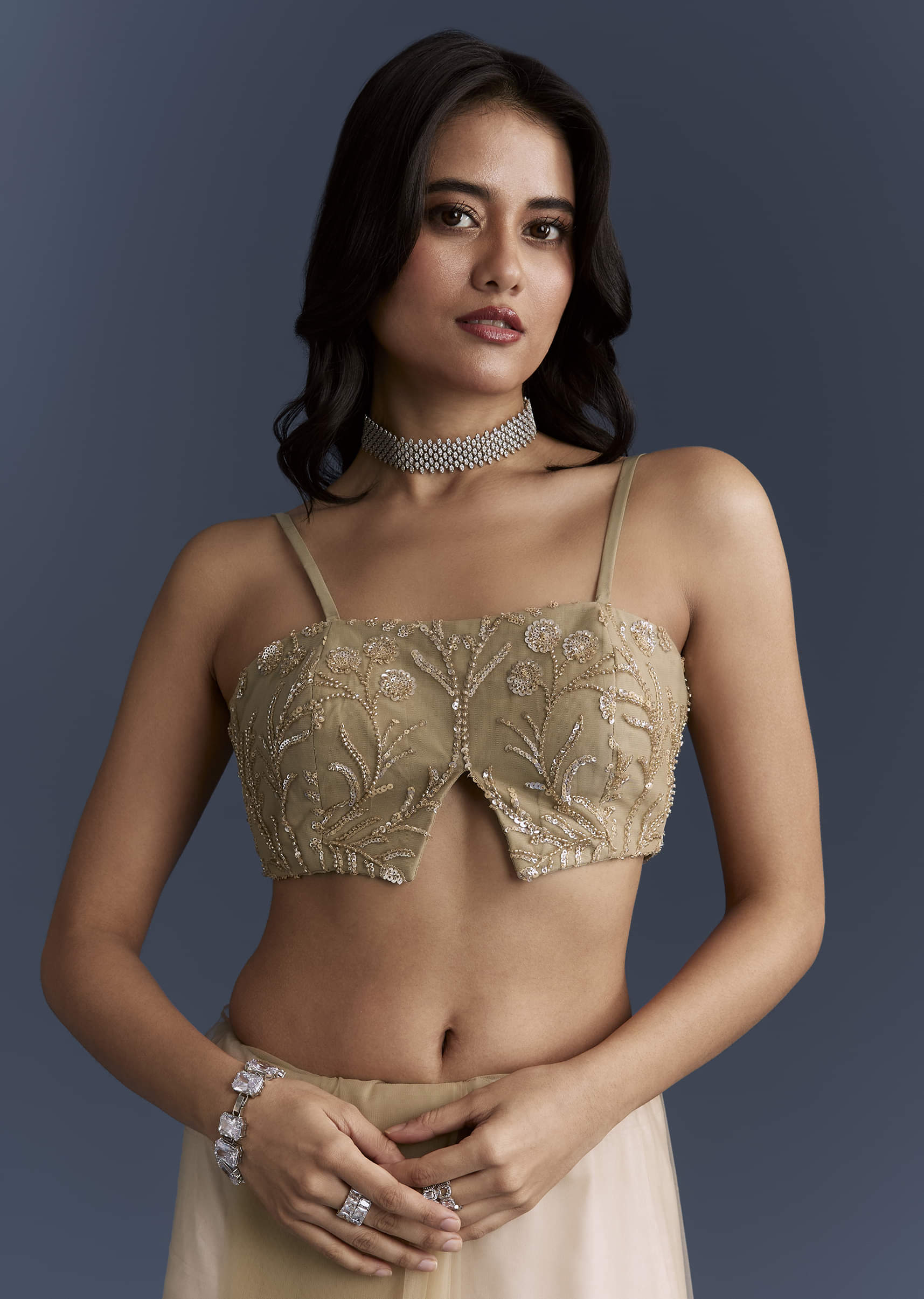 gold-net-saree-with-floral-sequins-work-sg351494-7.jpg