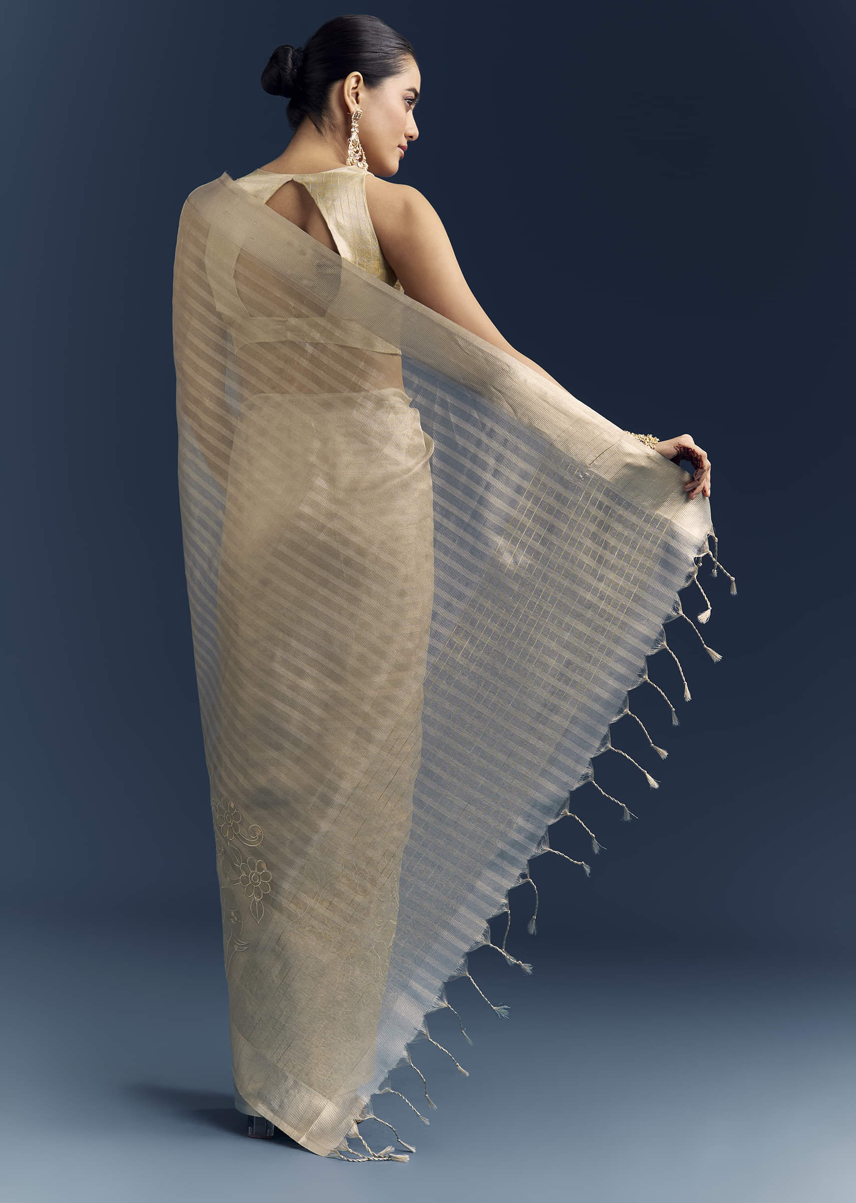 gold-tissue-organza-saree-with-zari-and-resham-embroidery-sg346419-4.jpg