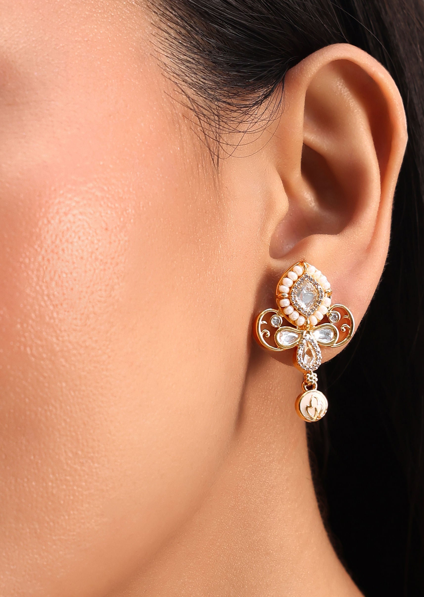 gold_and_white_kundan_short_necklace_set-sg258068_6_51b96d66-ac6b-4af6-99e6-40b521113486.jpg