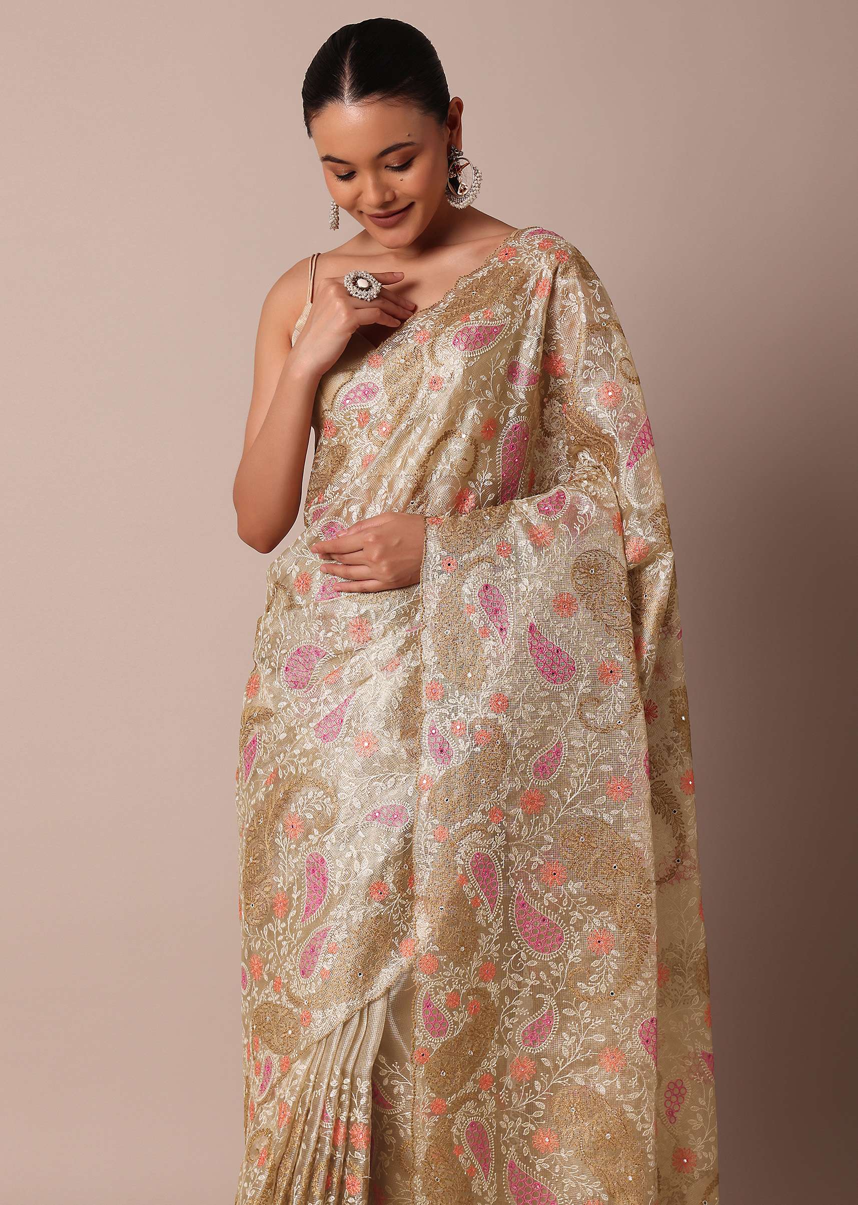 gold_chanderi_silk_saree_with_intricate_zari_embellishments-sg214164_11_ac75f7c3-c771-4aeb-9f32-b9d8e6227057.jpg