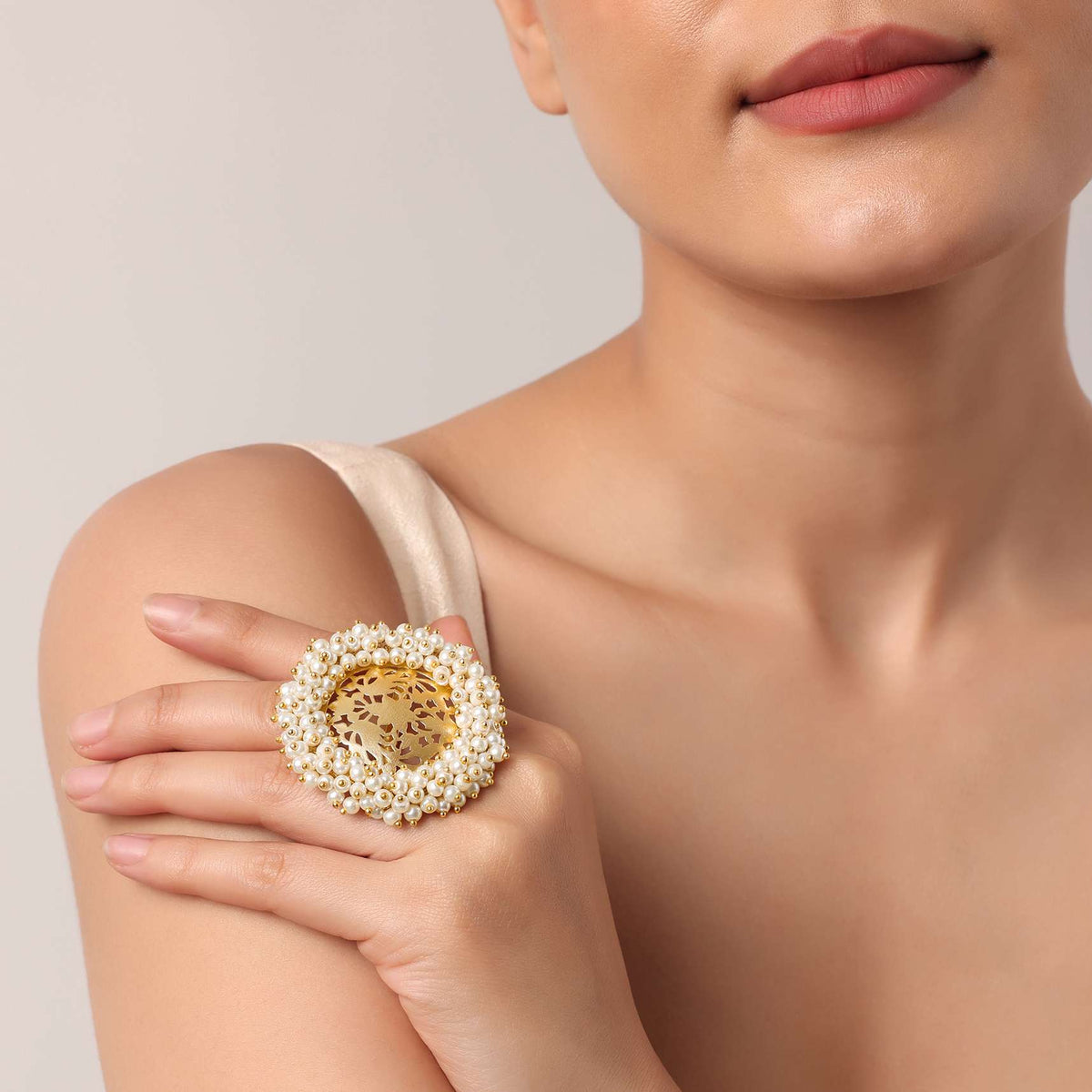 gold_finish_carved_oversized_ring_with_pearls-sg197031_3_211b2c6e-5781-4cea-932a-143a7610ac9d.jpg