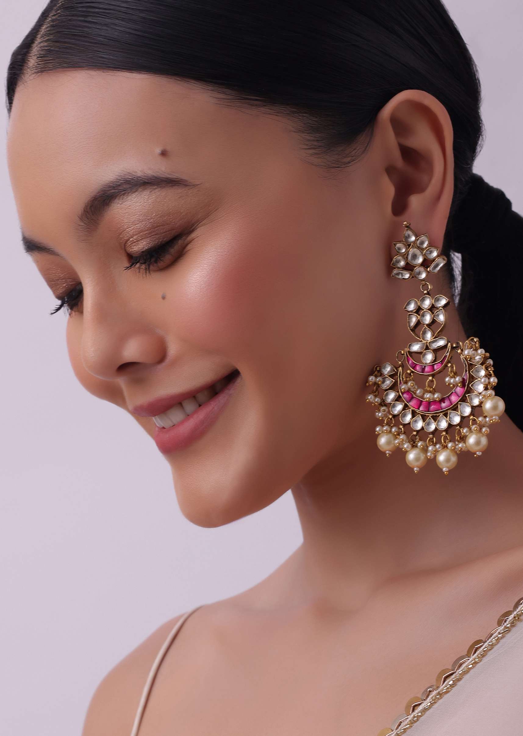 gold_finish_kundan_chandbalis-sg172469_5_0dcb1dd0-2667-4fb1-8ac1-29b9917d71b0.jpg