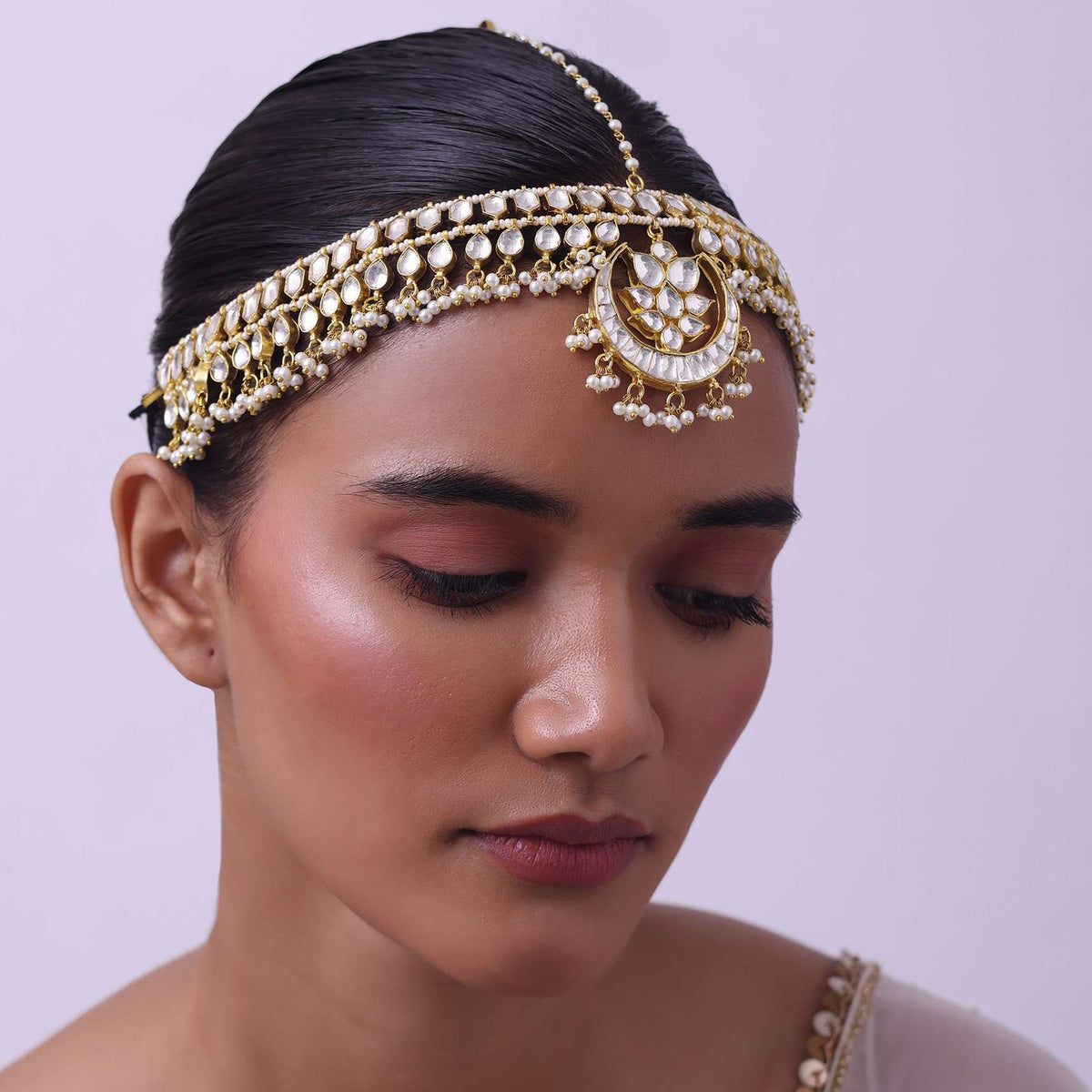 gold_finish_kundan_mathapatti-sg160826_3_4ed89ef3-b406-4d8d-b0ed-b2af03a3123f.jpg