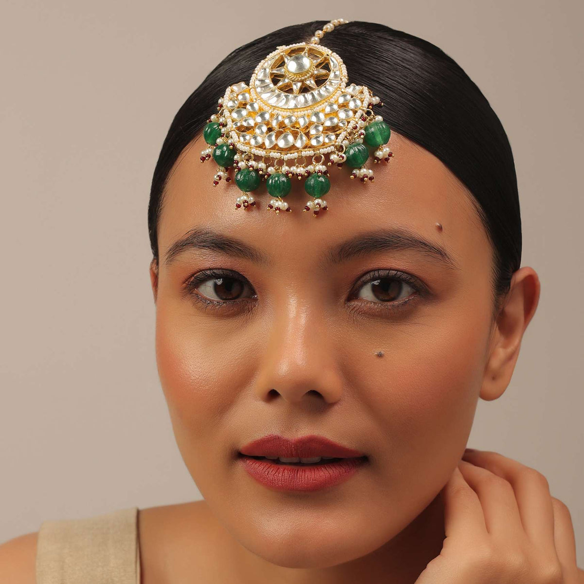 gold_finish_kundan_multicolor_maangtika_with_synthetic-sg145787_3_b321fceb-ef39-4e02-a164-2562b15dca5e.jpg