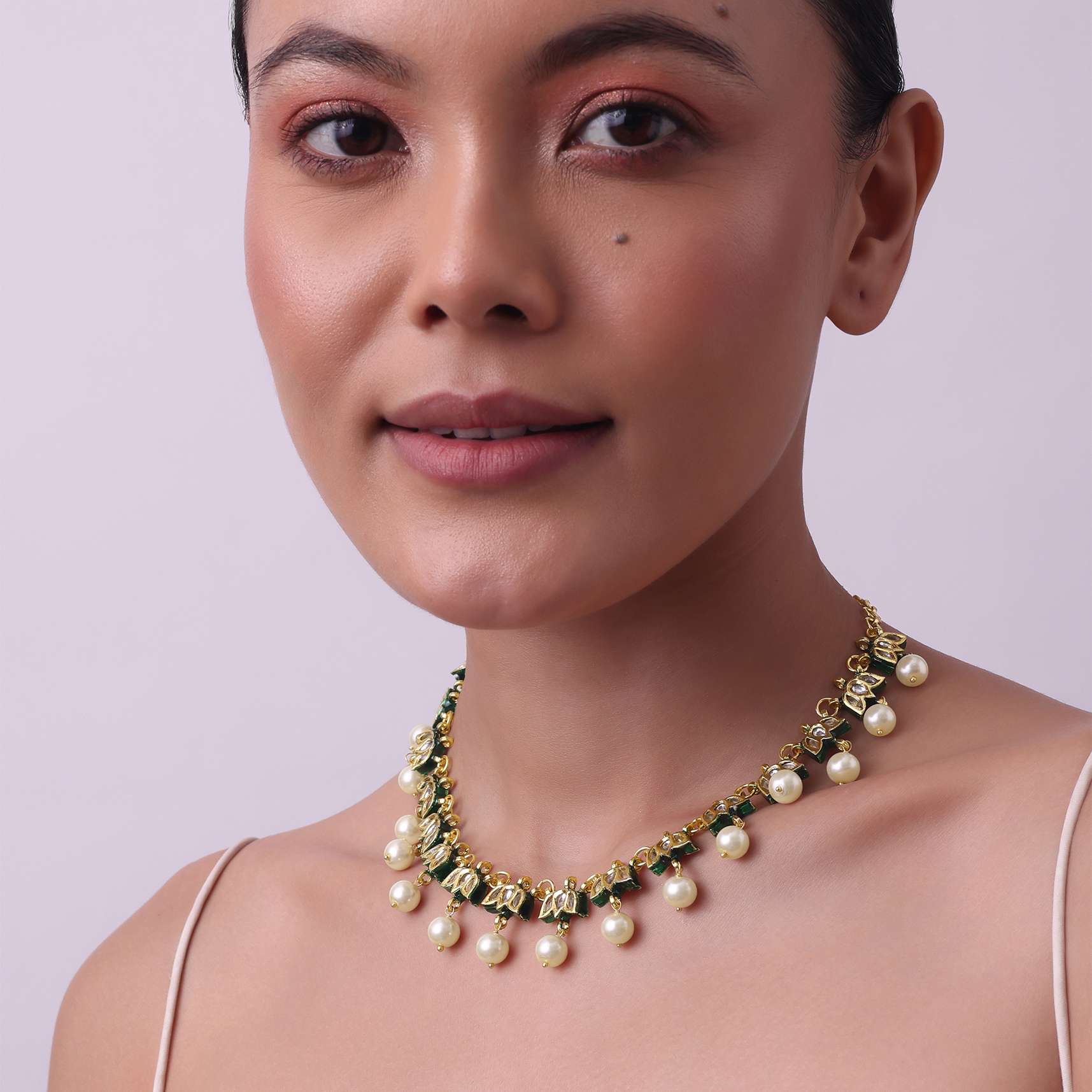 gold_finish_kundan_necklace-sg166070_1_6645dbcb-5cfe-497b-ba10-37c947540671.jpg