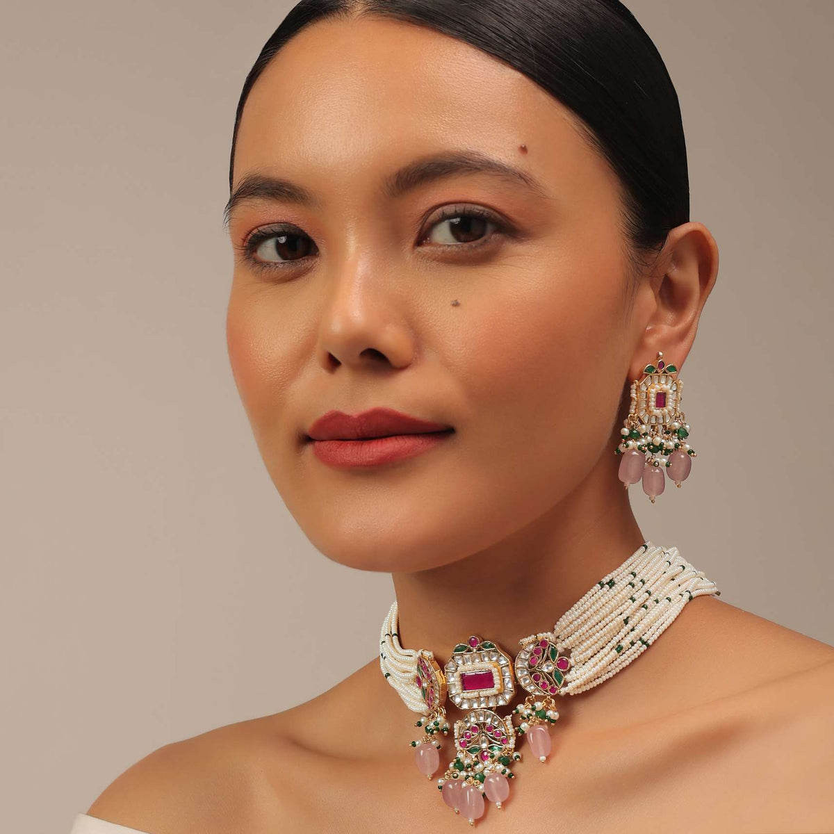 gold_finish_kundan_polki_choker_set-sg145699_3_83c4b4b6-0783-4c36-a368-7f11f4dc24f7.jpg