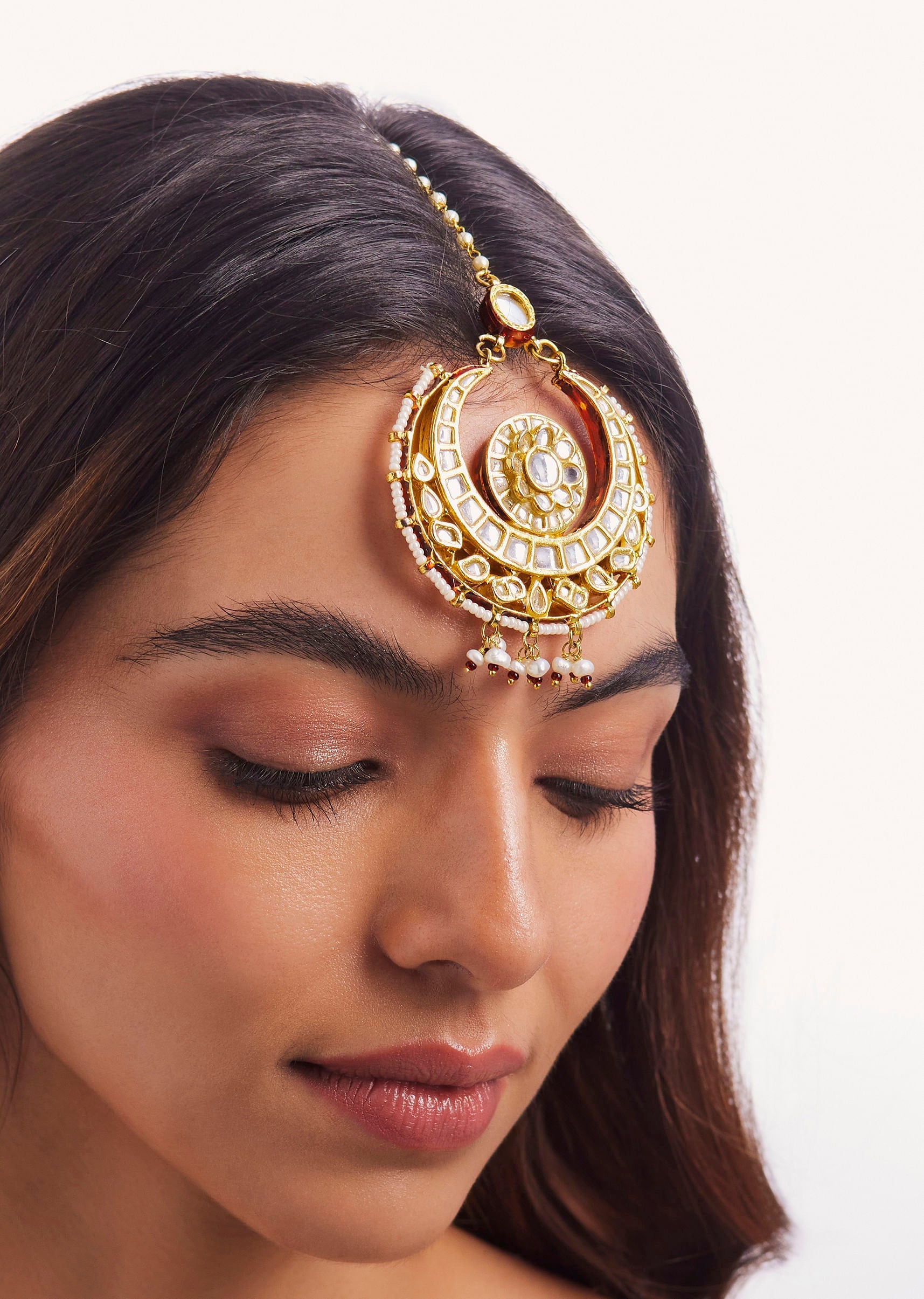 gold_finish_kundan_polki_maang_tikka_with_pearl_enamel-sg285385_1.jpg