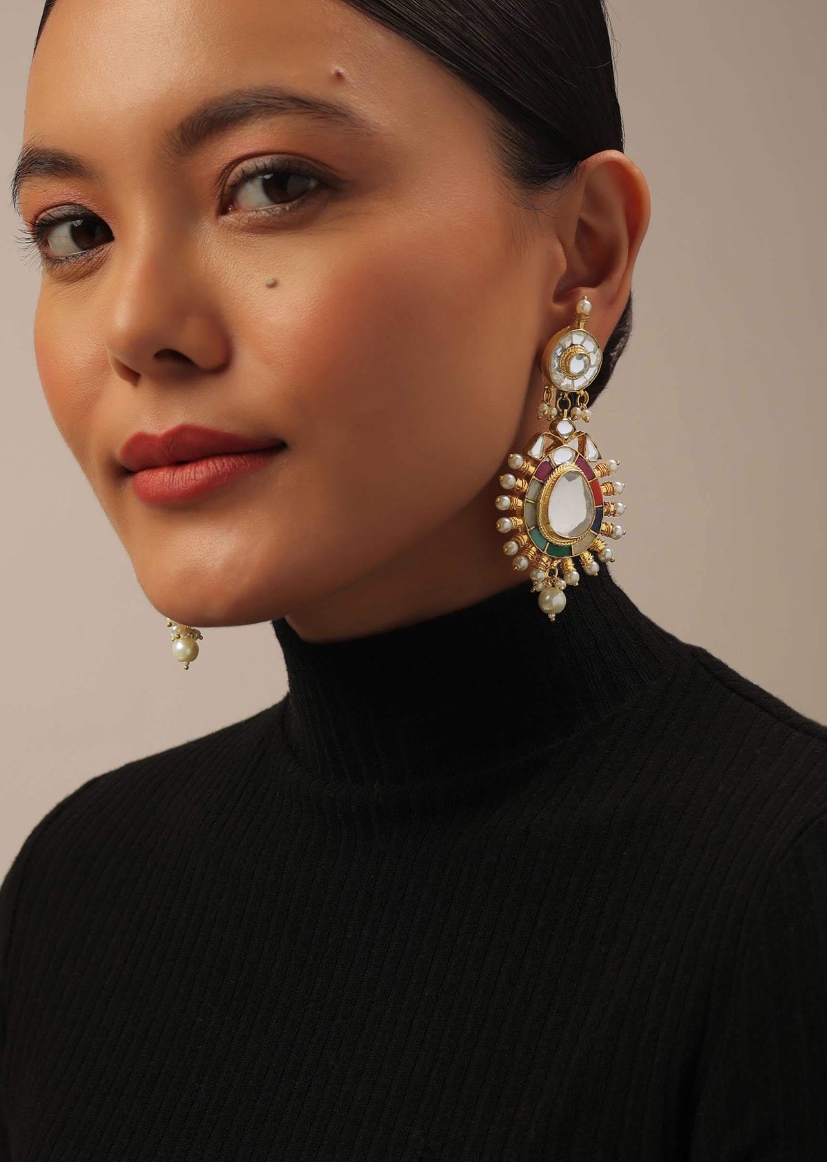 gold_finish_navratna_kundan_polki_choker-sg145663_5_058ffdaf-501e-40fa-8436-22dd32a8a5a6.jpg
