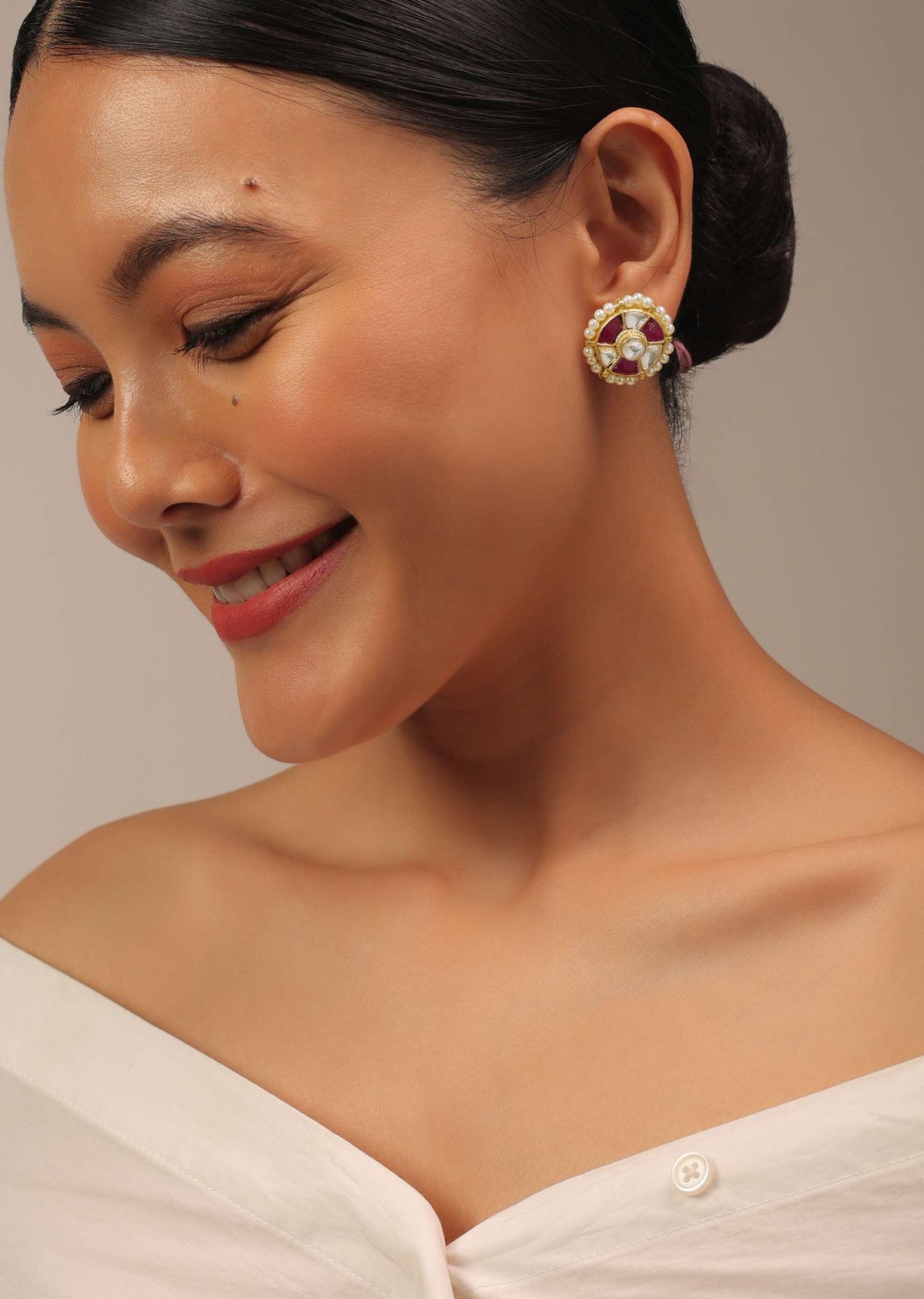 gold_finish_rajwadi_kundan_polki_choker-sg145691_5_2d36b66b-dfdf-4050-b909-d665c33414a7.jpg