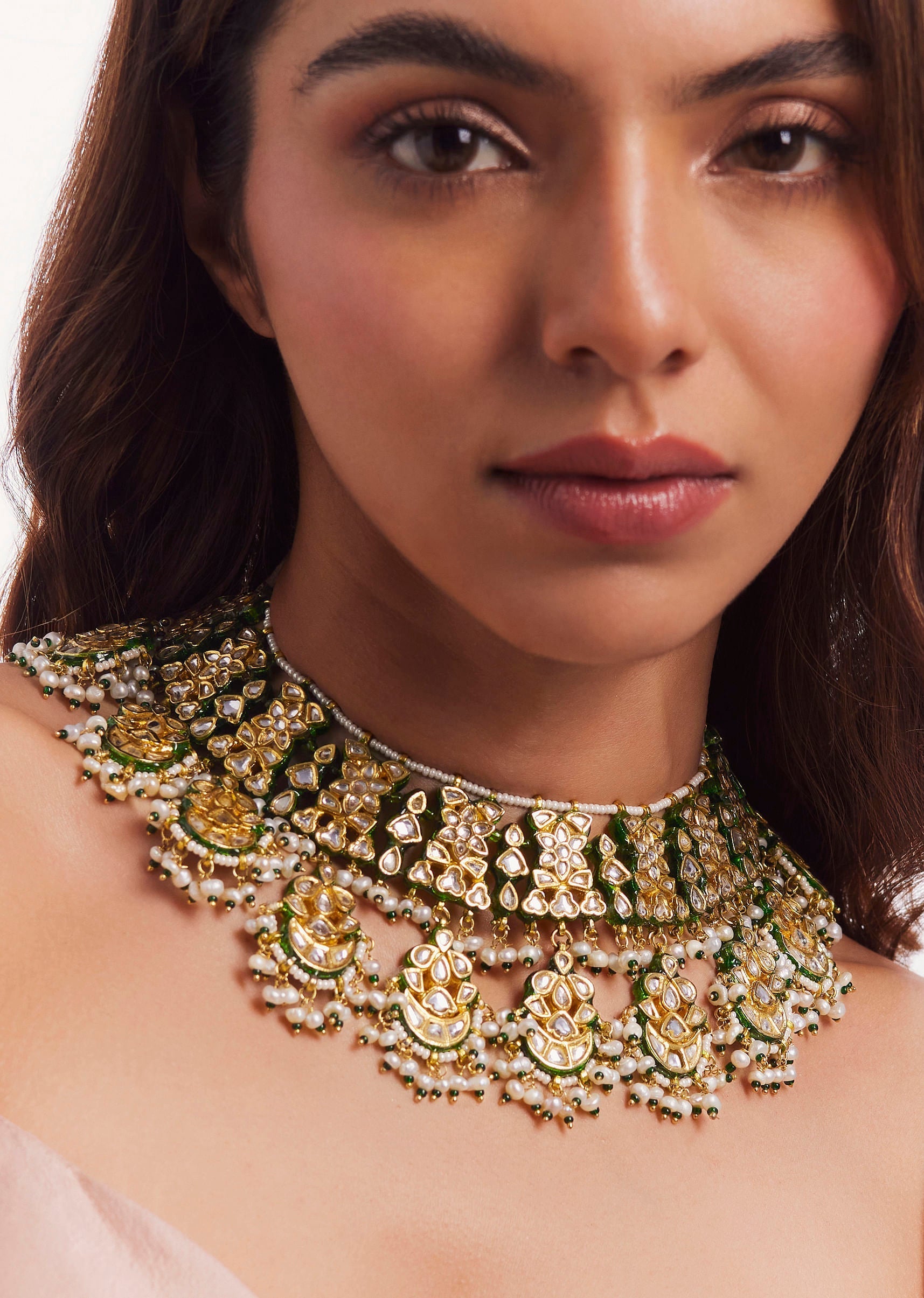 gold_plated_kundan_polki_green_bead_choker-sg285354_1_70048371-2ee0-4f12-b159-cc0a6554640b.jpg