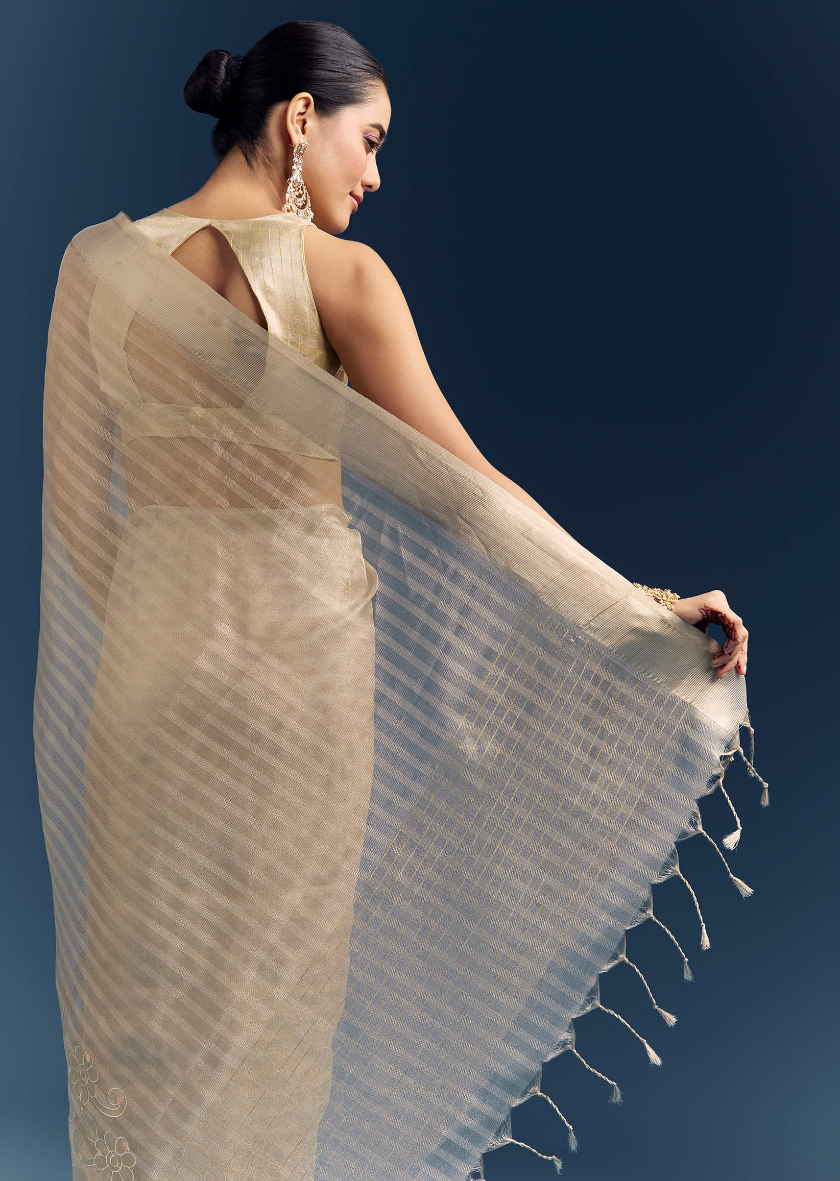 gold_tissue_organza_saree_with_zari_and_resham-sg346419-9_4.jpg