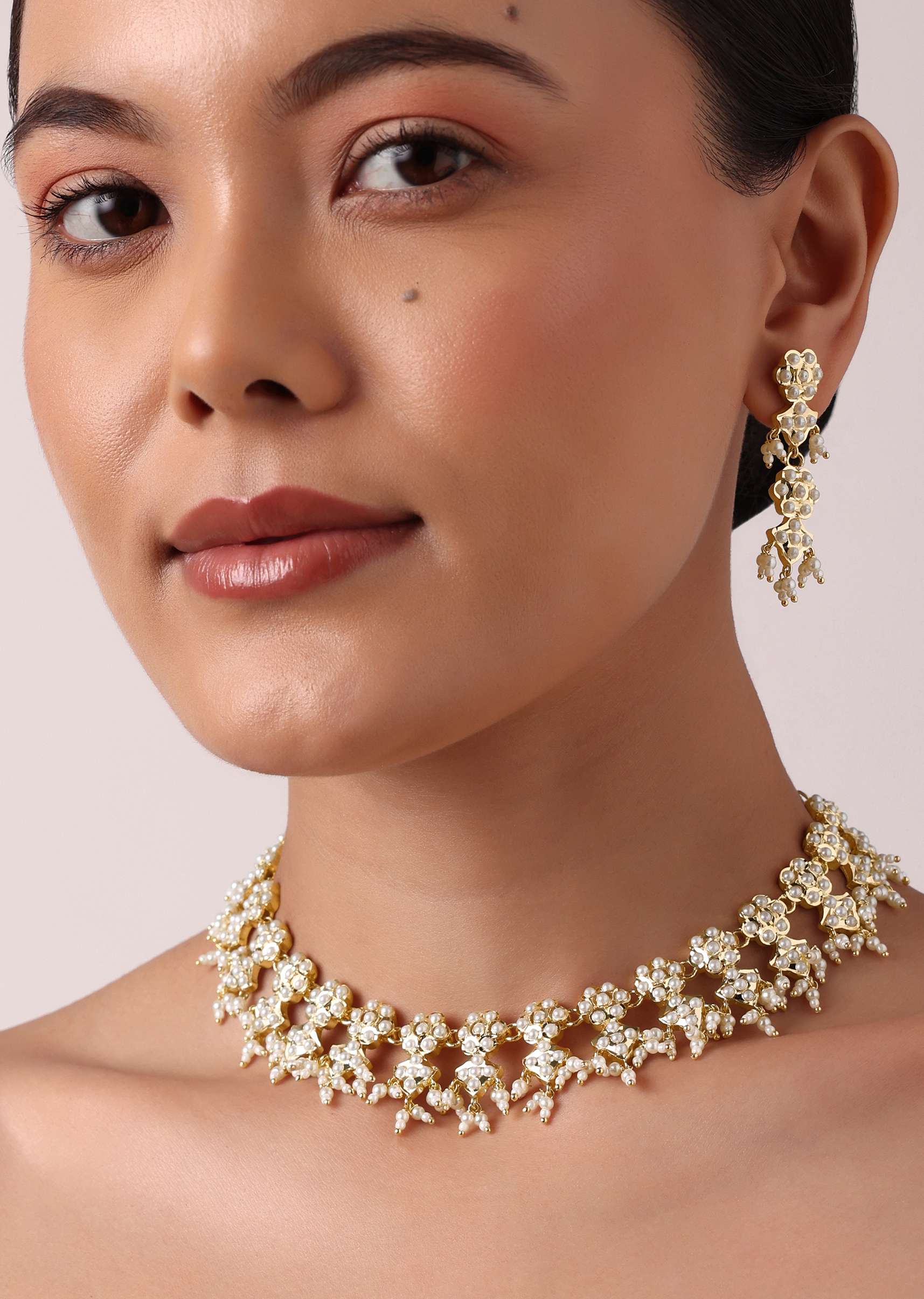 gold_tone_kundan_choker_necklace_set_with_beads-sg214241_7_b89b9741-f76d-4038-b3d1-0404919cb480.jpg