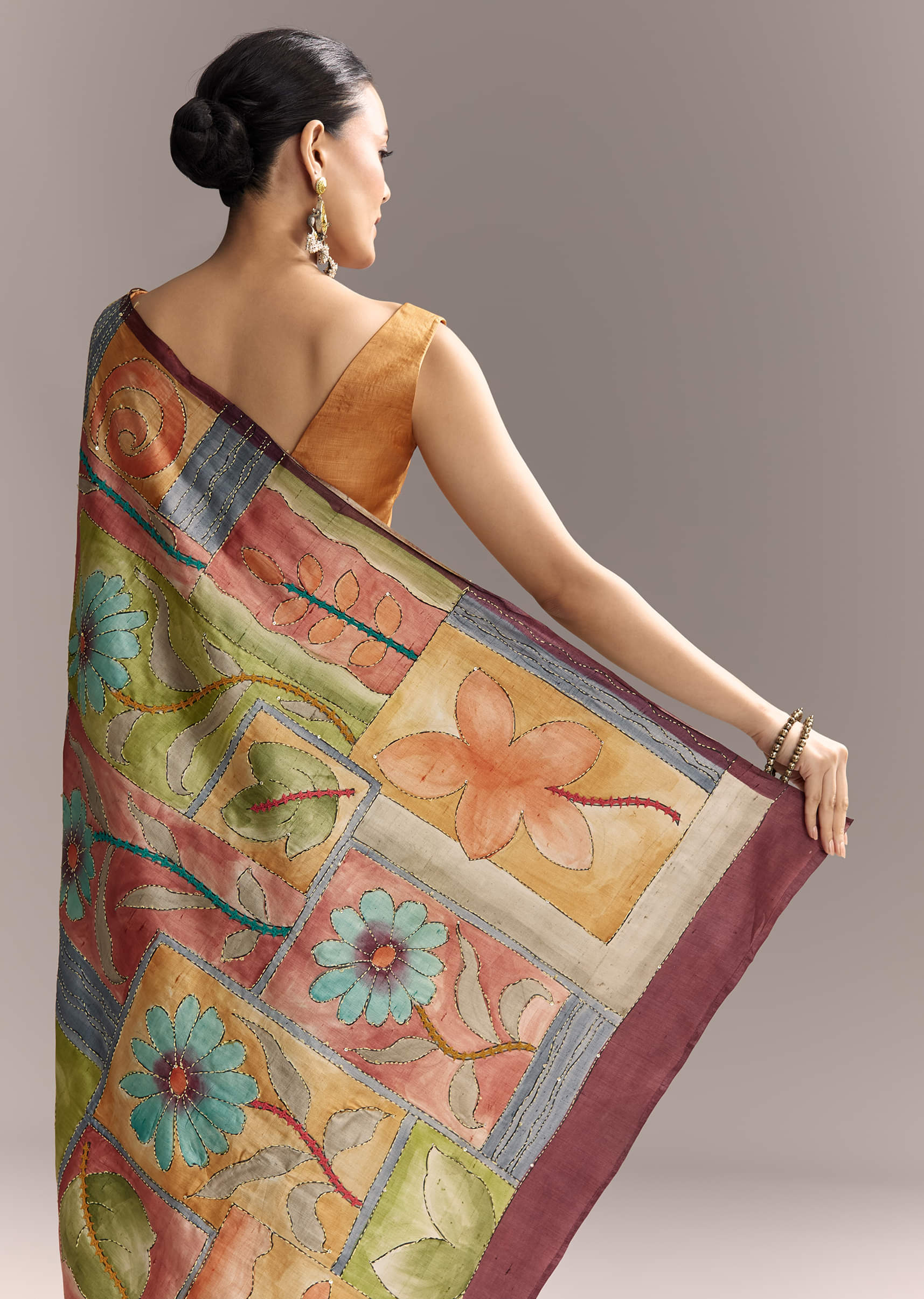 green-cotton-saree-with-hand-painted-floral-motifs-and-contrast-border-sg317790-6.jpg
