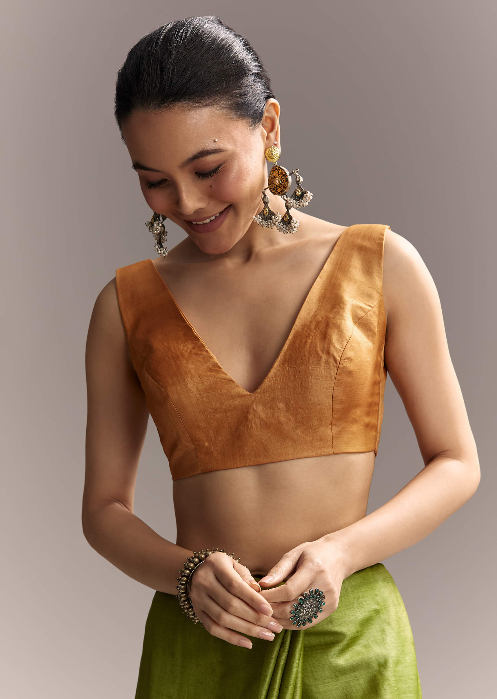 green-cotton-saree-with-hand-painted-floral-motifs-and-contrast-border-sg317790-7.jpg