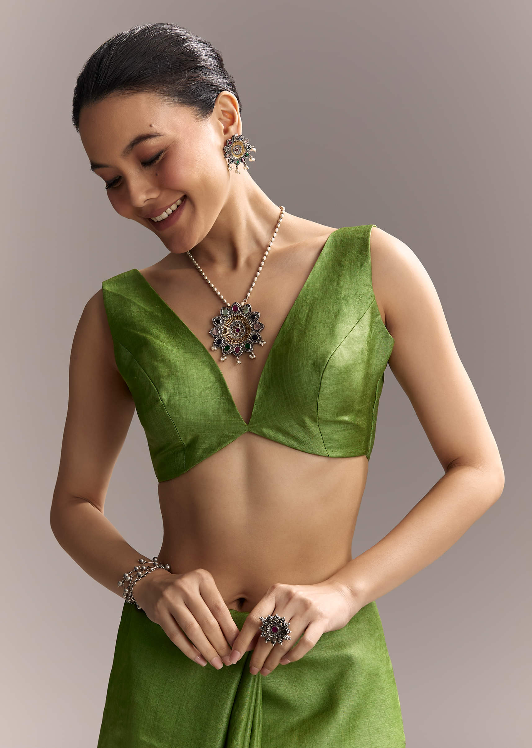 green-cotton-saree-with-hand-painted-motifs-and-blue-border-sg317760-7.jpg