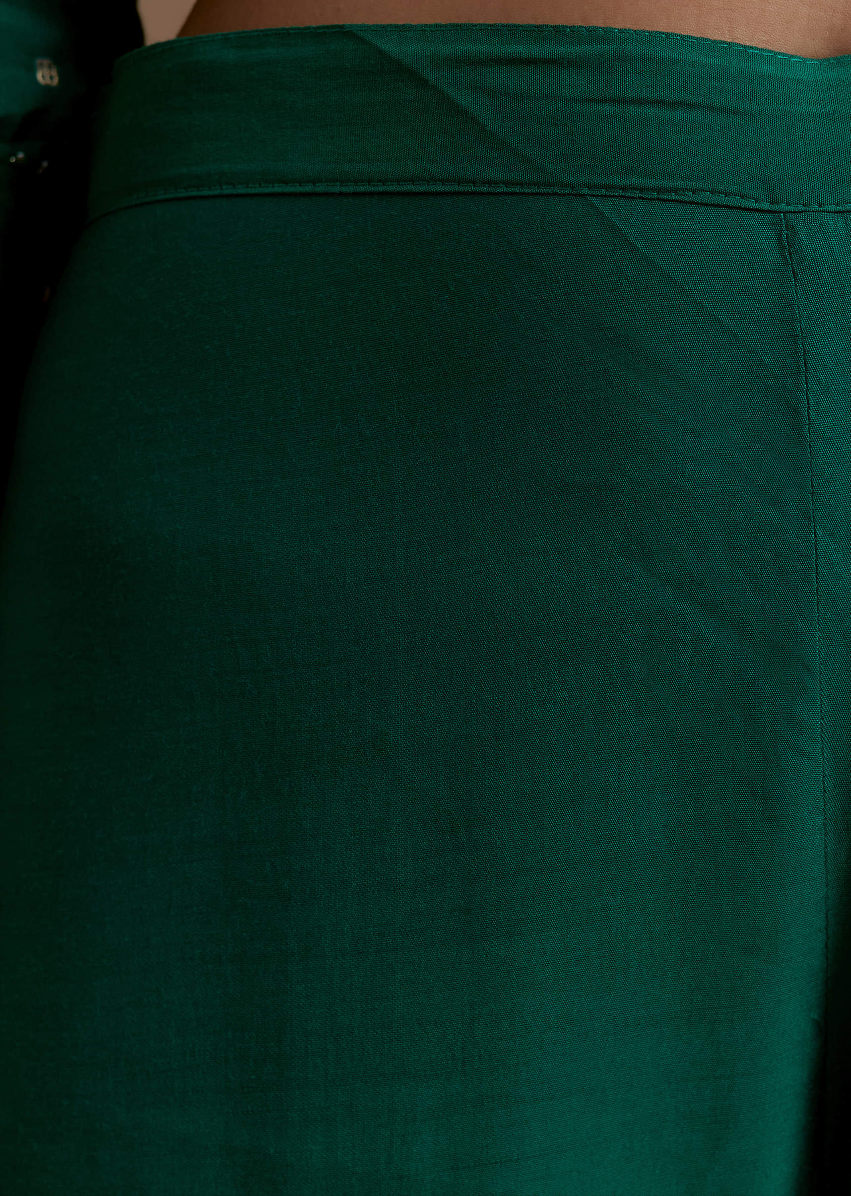 green-cotton-silk-kurta-set-with-foil-mirrors-sg348427-6_d6f03329-86f4-4726-a687-f45687a27752.jpg