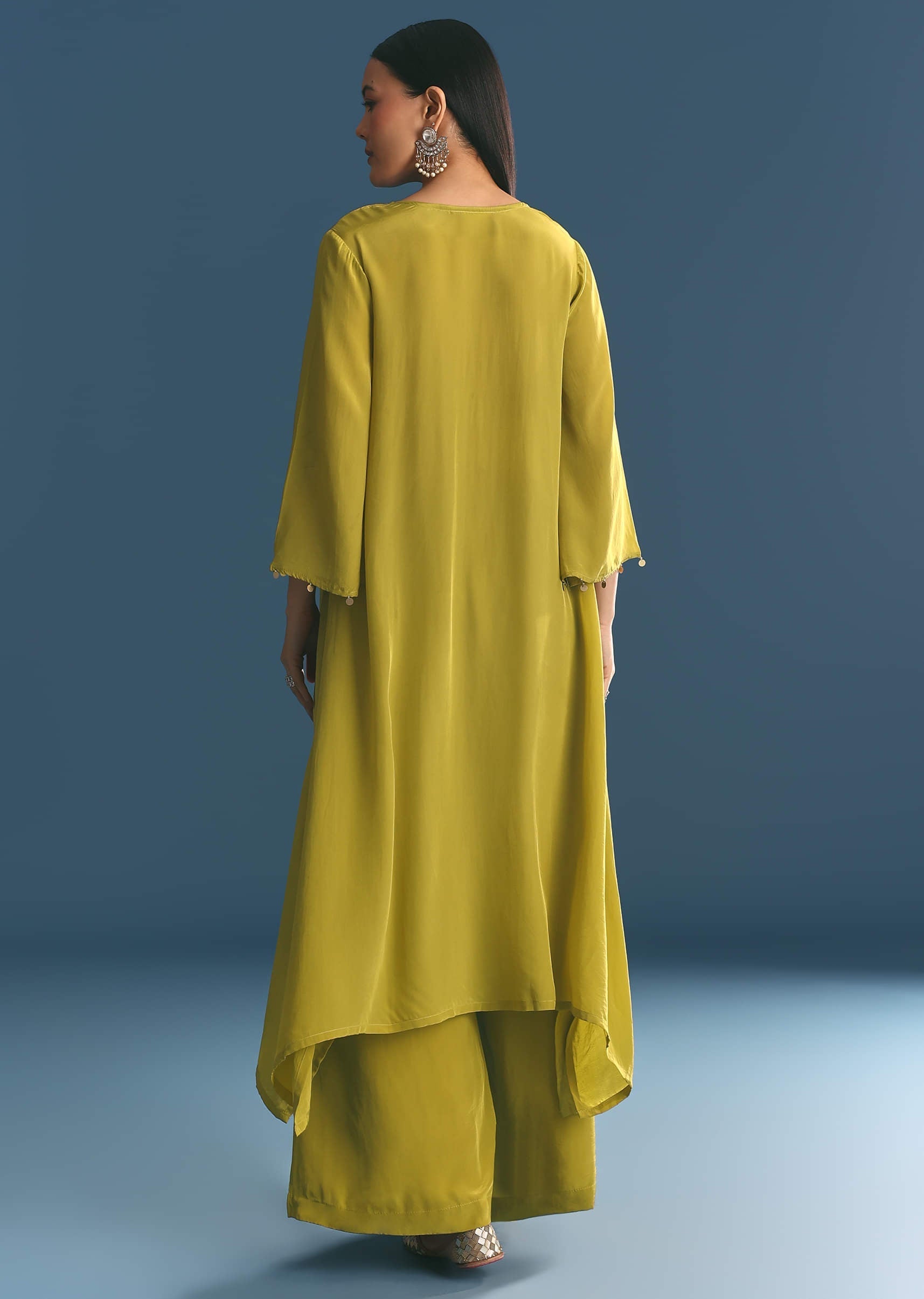 green-crepe-gold-zardosi-kurta-pant-with-dupatta-sg325154-5_f648d1fa-9f79-4a1e-b1b2-e4df8fde608a.jpg