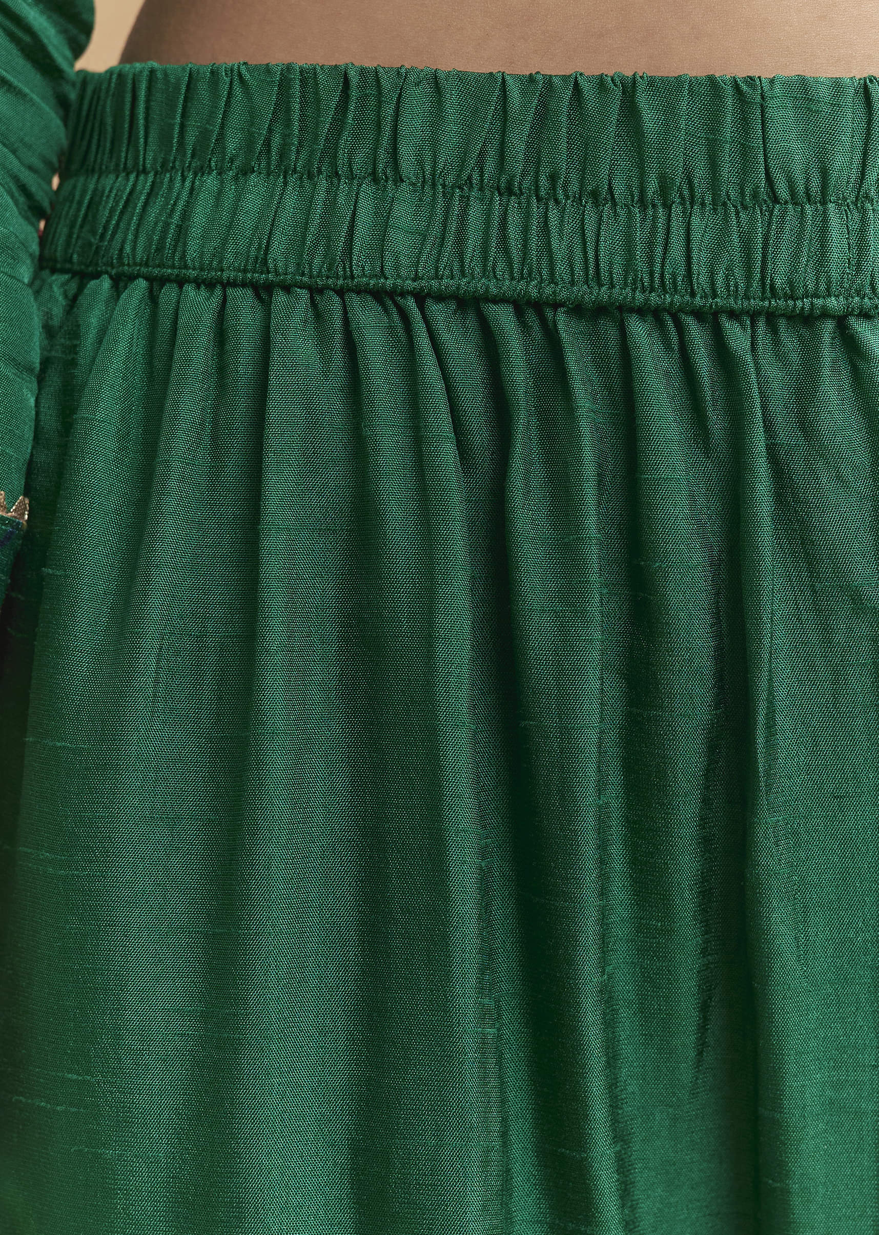 green-dola-silk-kurta-set-with-gota-work-and-floral-print-sg344755-6.jpg