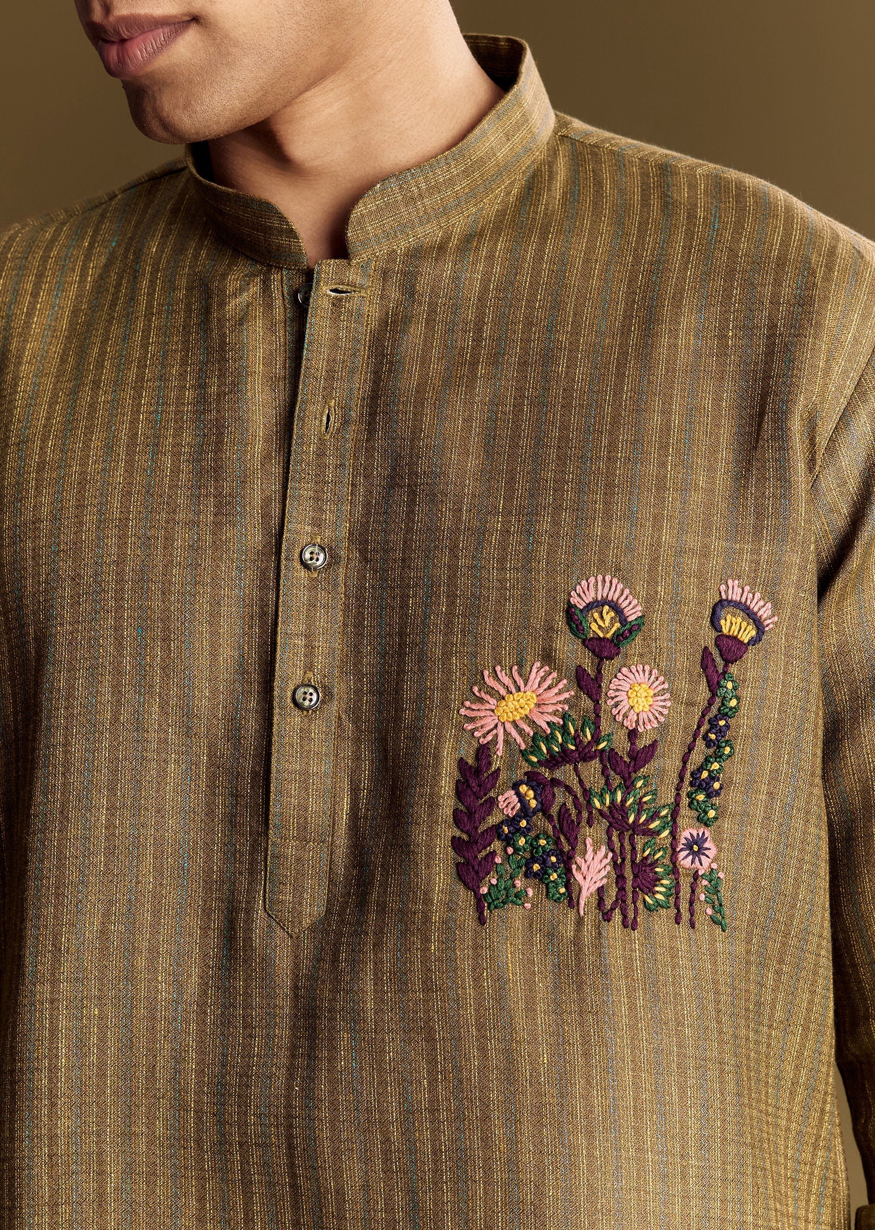 green-linen-kurta-set-with-hand-embroidered-detailing-sg321636-3_14a44434-50cd-4d30-9571-f702c7ac7743.jpg