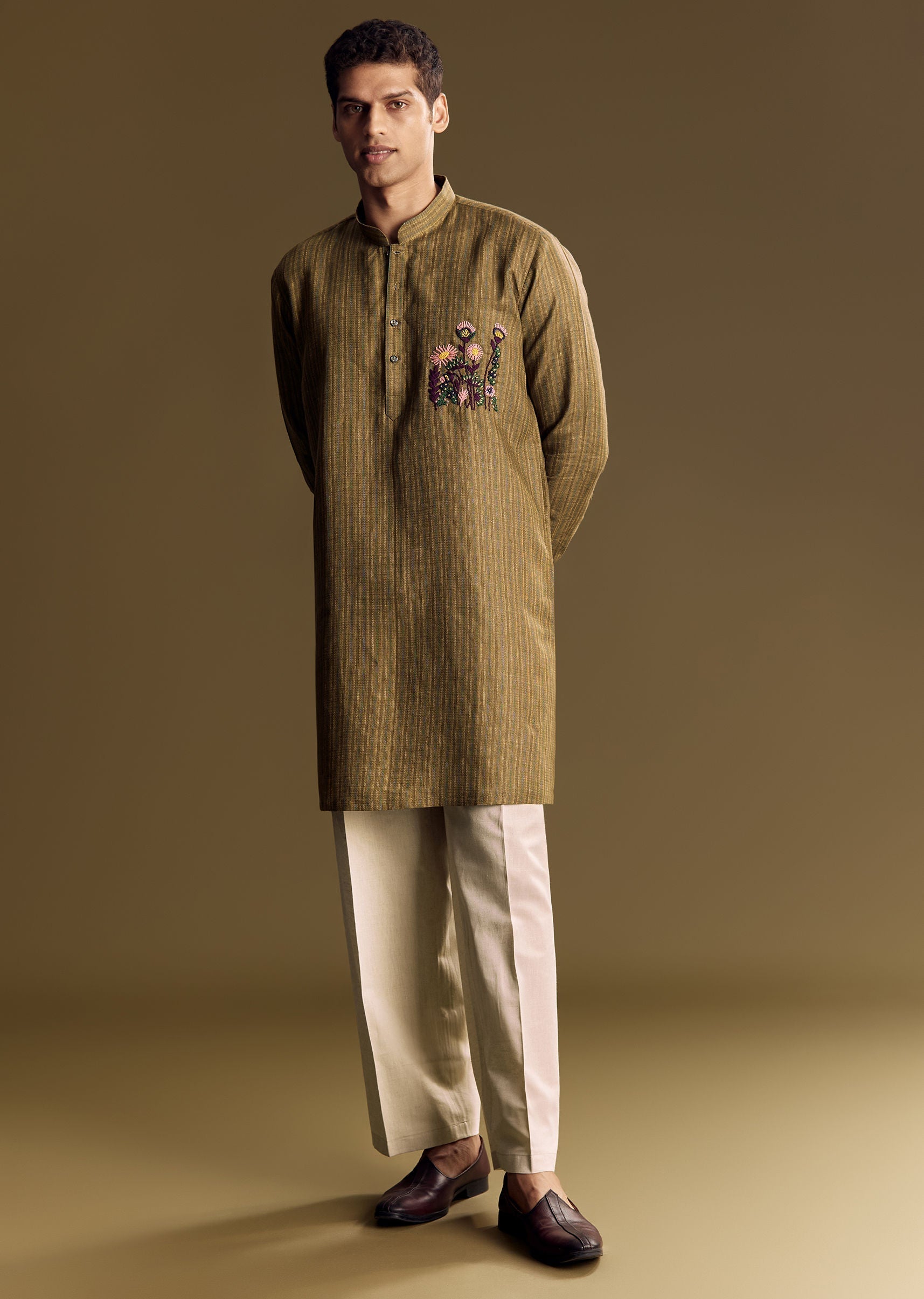 green-linen-kurta-set-with-hand-embroidered-detailing-sg321636-4_a5396651-c3c7-4583-9cfa-6f4e7e890ce7.jpg