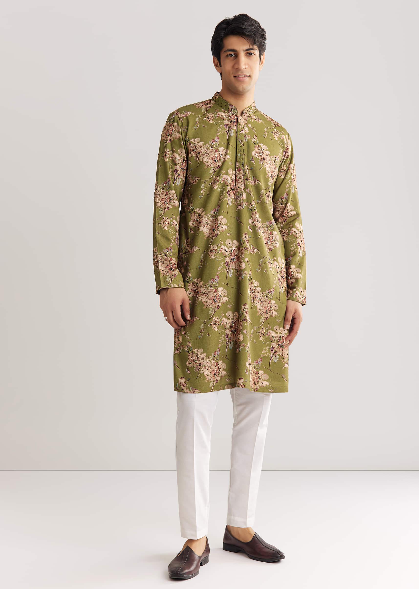 green-pashmina-kurta-set-with-sequin-and-beaded-embroidery-sg323584-4_8da1bc7c-84d0-47c4-88c1-96b8300a9731.jpg