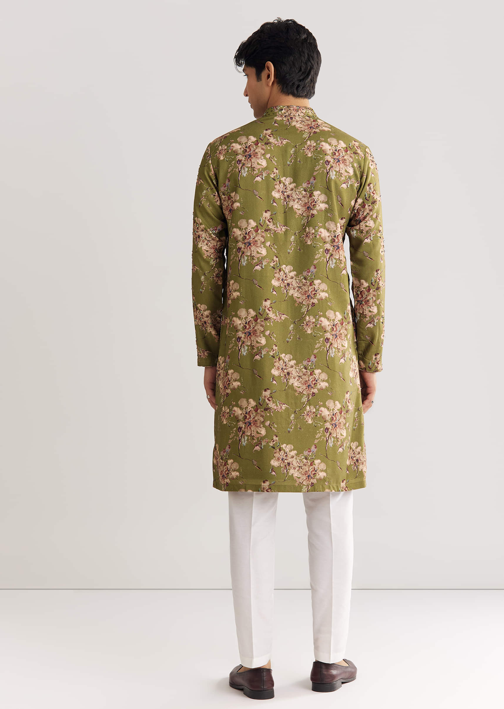 green-pashmina-kurta-set-with-sequin-and-beaded-embroidery-sg323584-5_baed2861-d32b-42f0-9fea-ea55febcd3ce.jpg