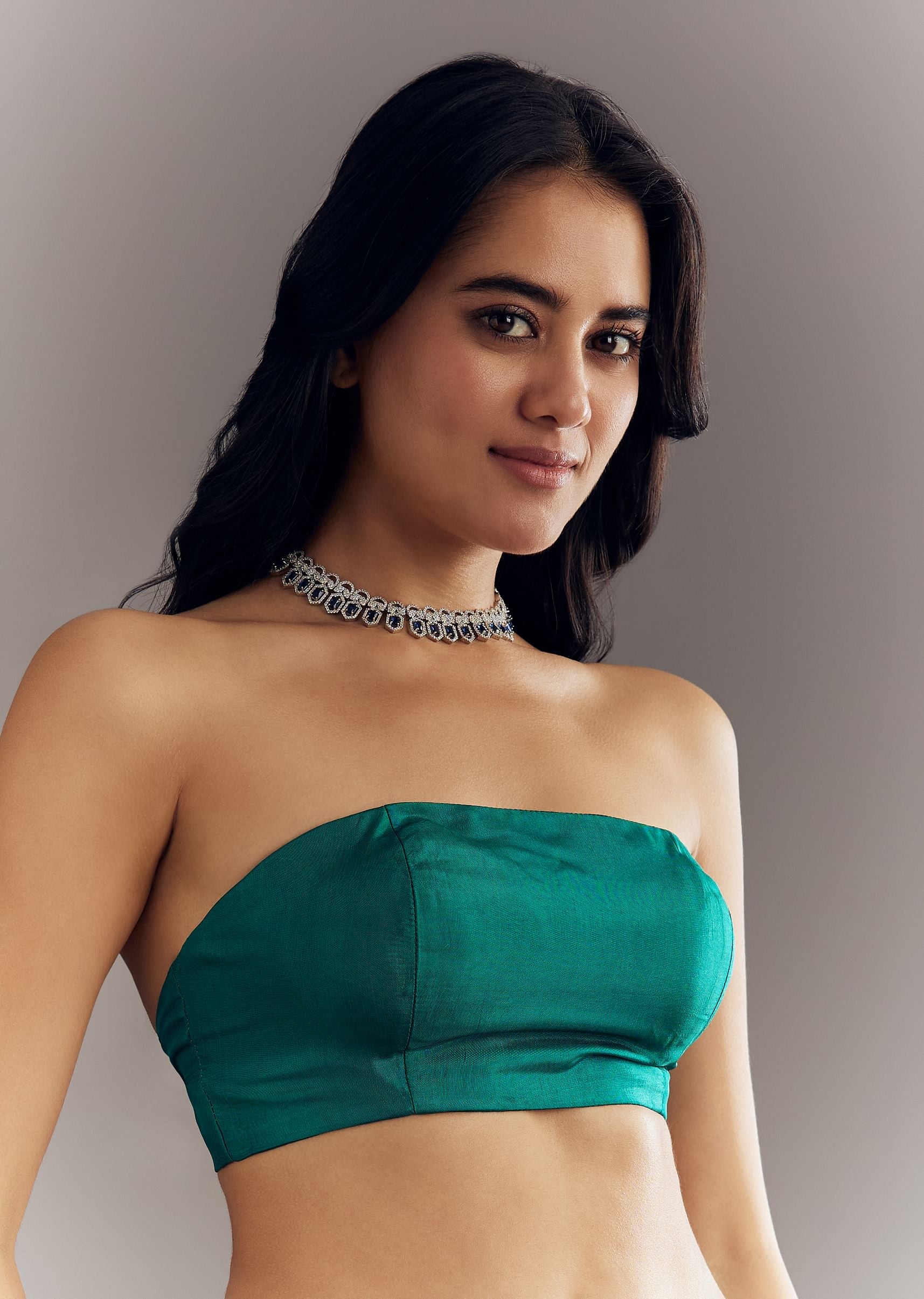 green-shaded-tissue-saree-with-cutdana-sequins-and-beads-embroidery-and-scallop-border-sg292890-7_81cb50a9-095b-44ed-a278-72bbf063744d.jpg