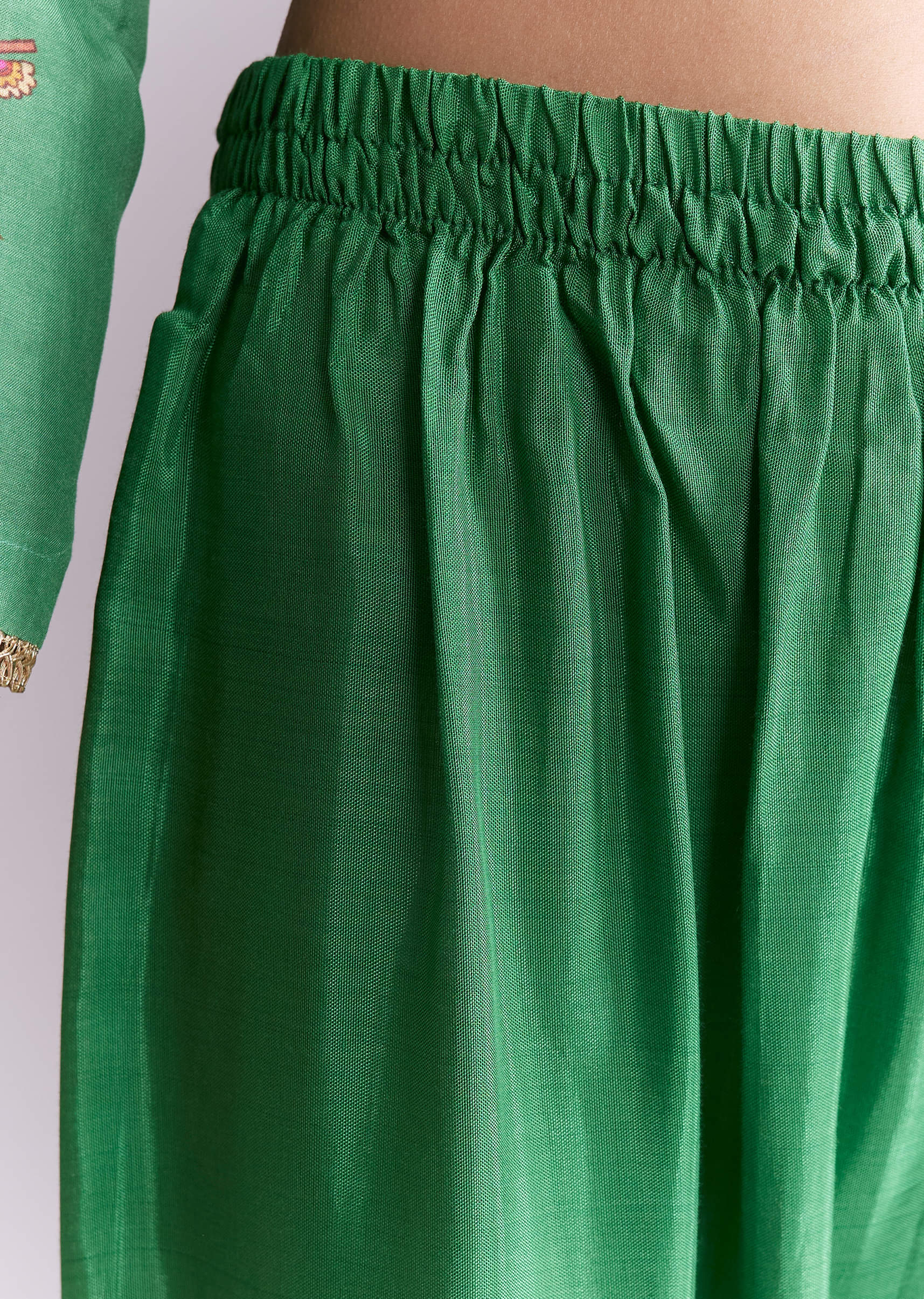 green-silk-kurta-set-with-indie-print-and-gota-work-sg357474-6.jpg