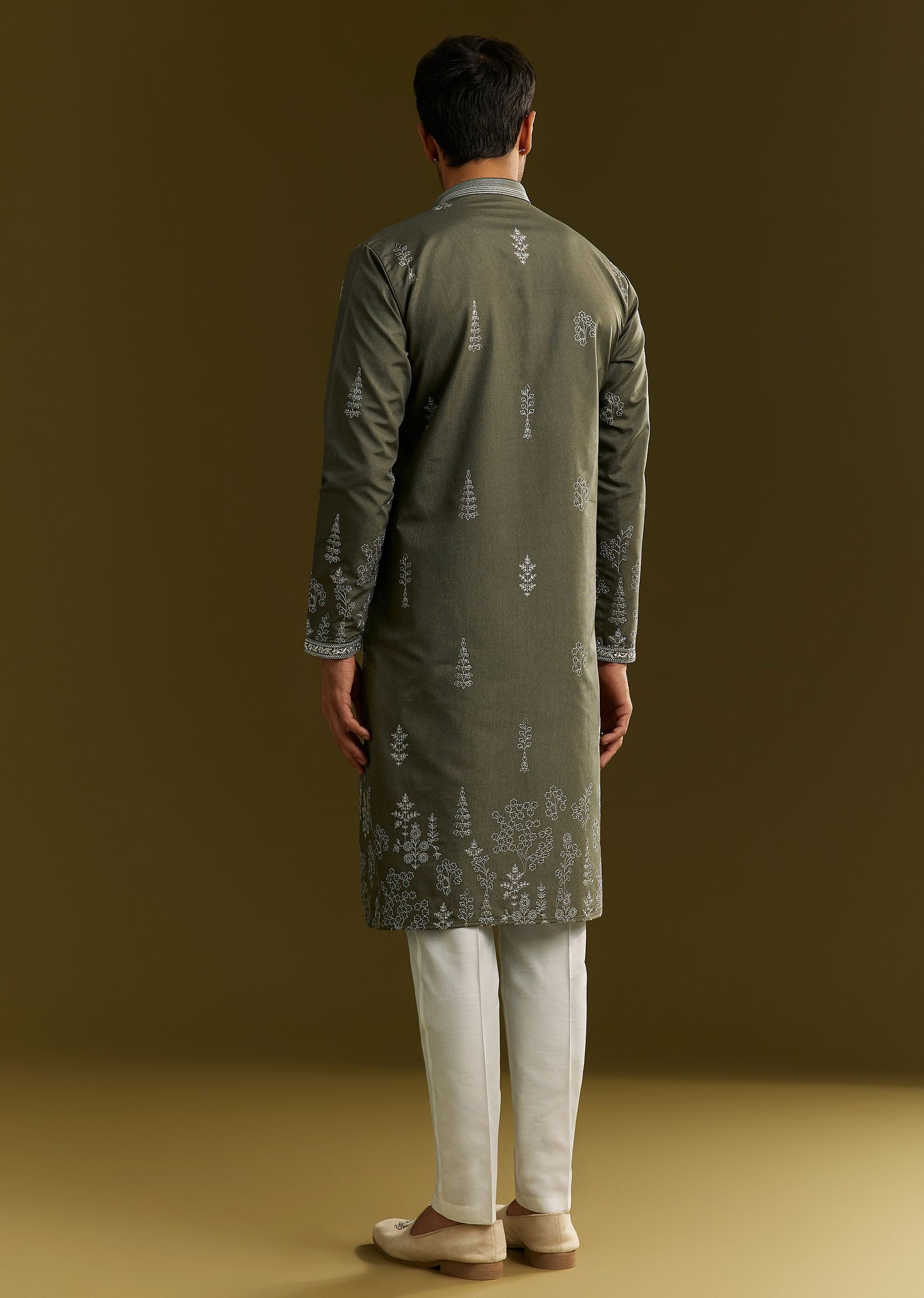 green-silk-printed-kurta-set-with-floral-vine-motif-sg309097-5_6e67bc95-1b56-4b01-8897-db5a45d25c6f.jpg