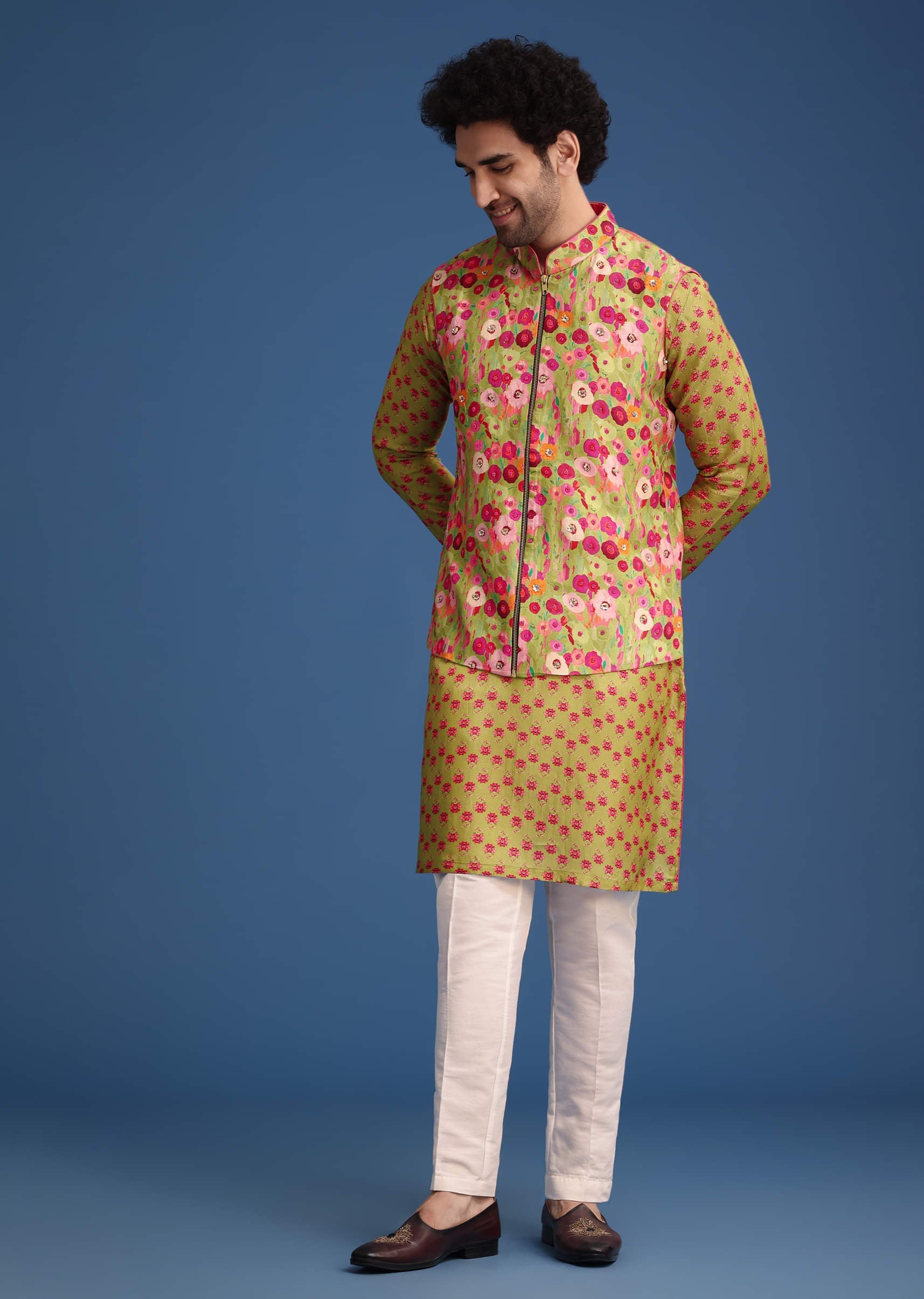 green-silk-surreal-printed-kurta-jacket-set-sg302421-1_d126caee-b1fe-43fe-815b-46316e592ce9.jpg