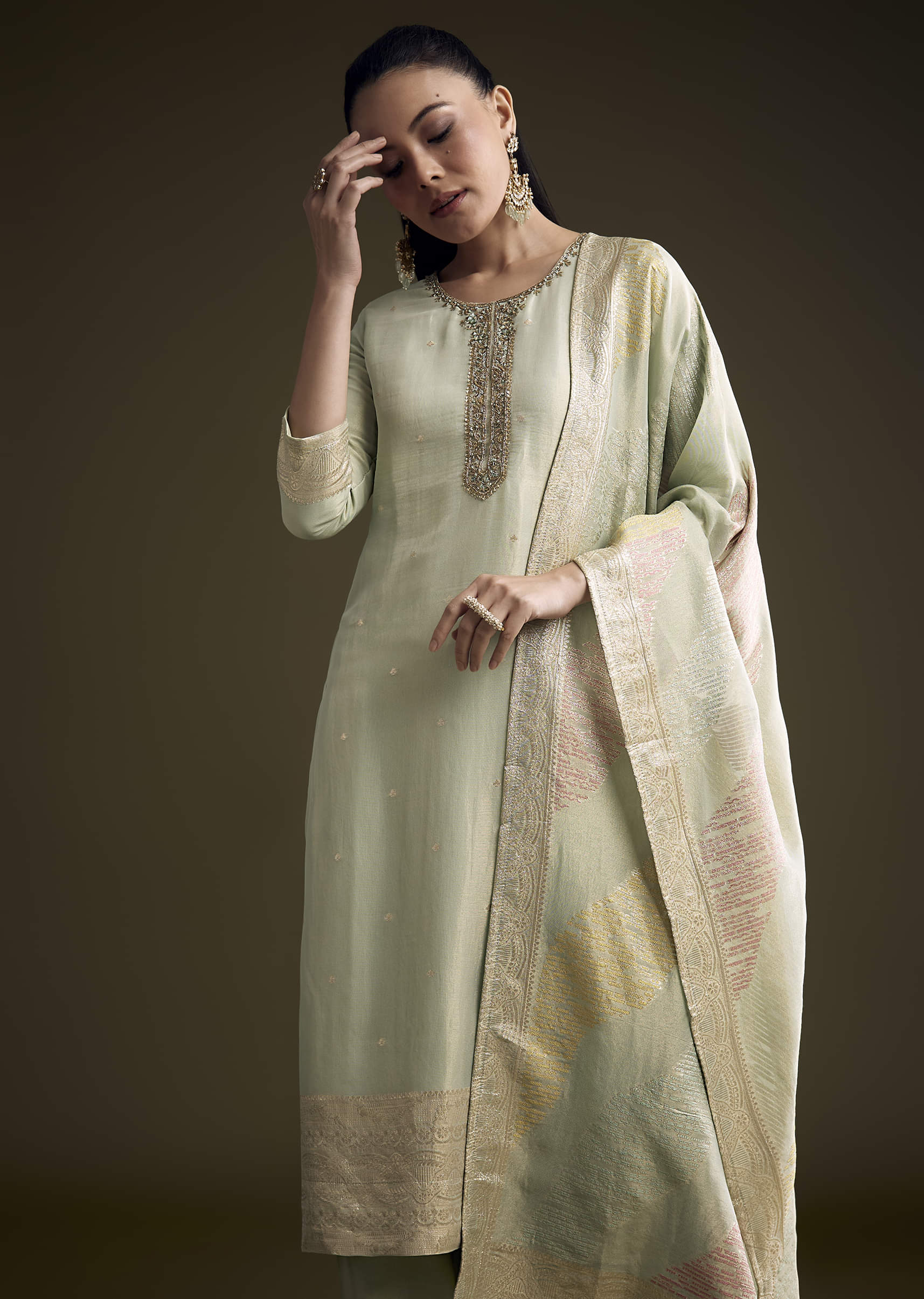 green-tissue-kurta-set-with-cutdana-and-sequins-embroidery-sg342024-4.jpg