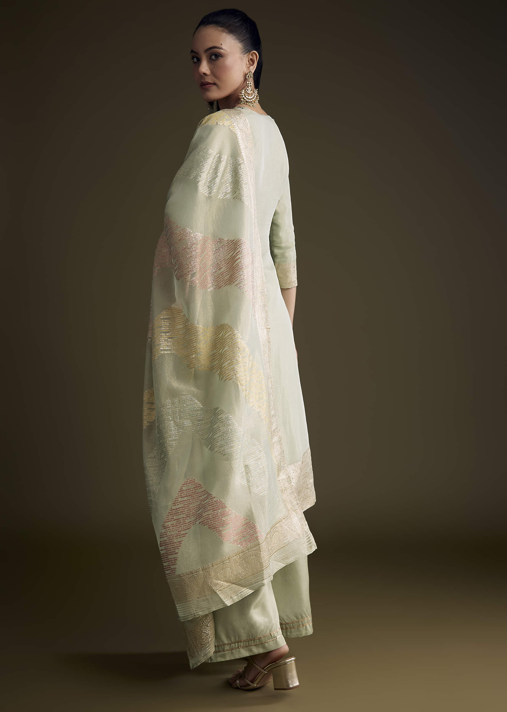 green-tissue-kurta-set-with-cutdana-and-sequins-embroidery-sg342024-5.jpg