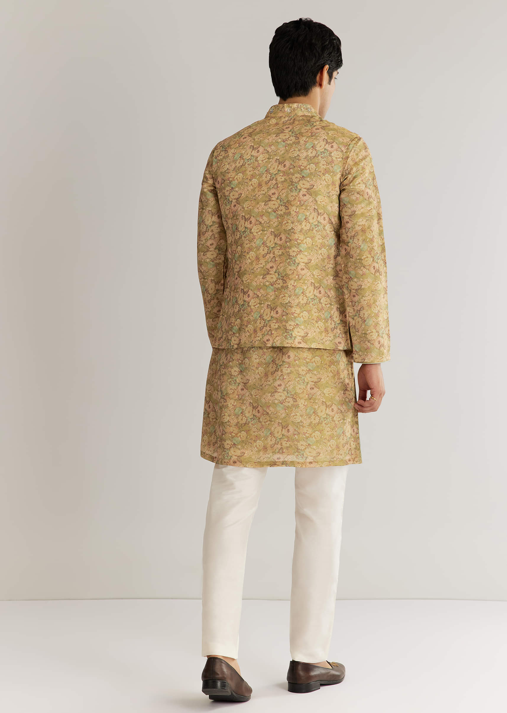 green-tissue-stone-sequins-kurta-jacket-set-sg323432-5_1_204be3ec-6c35-4f0c-b582-834b7de3e3ca.jpg