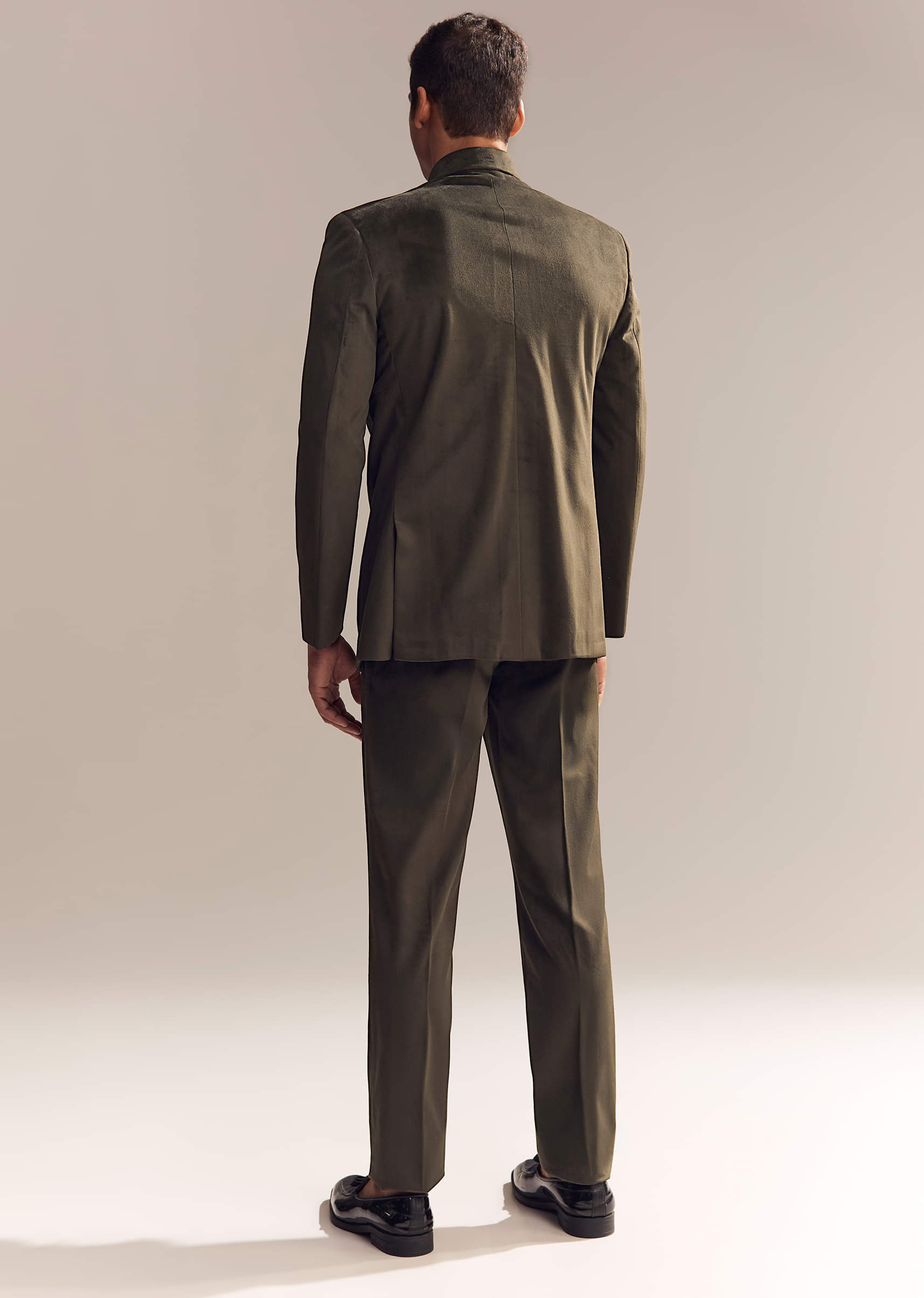 green-velvet-jodhpuri-suit-for-men-with-cutdana-and-moti-embroidery-sg333179-5.jpg